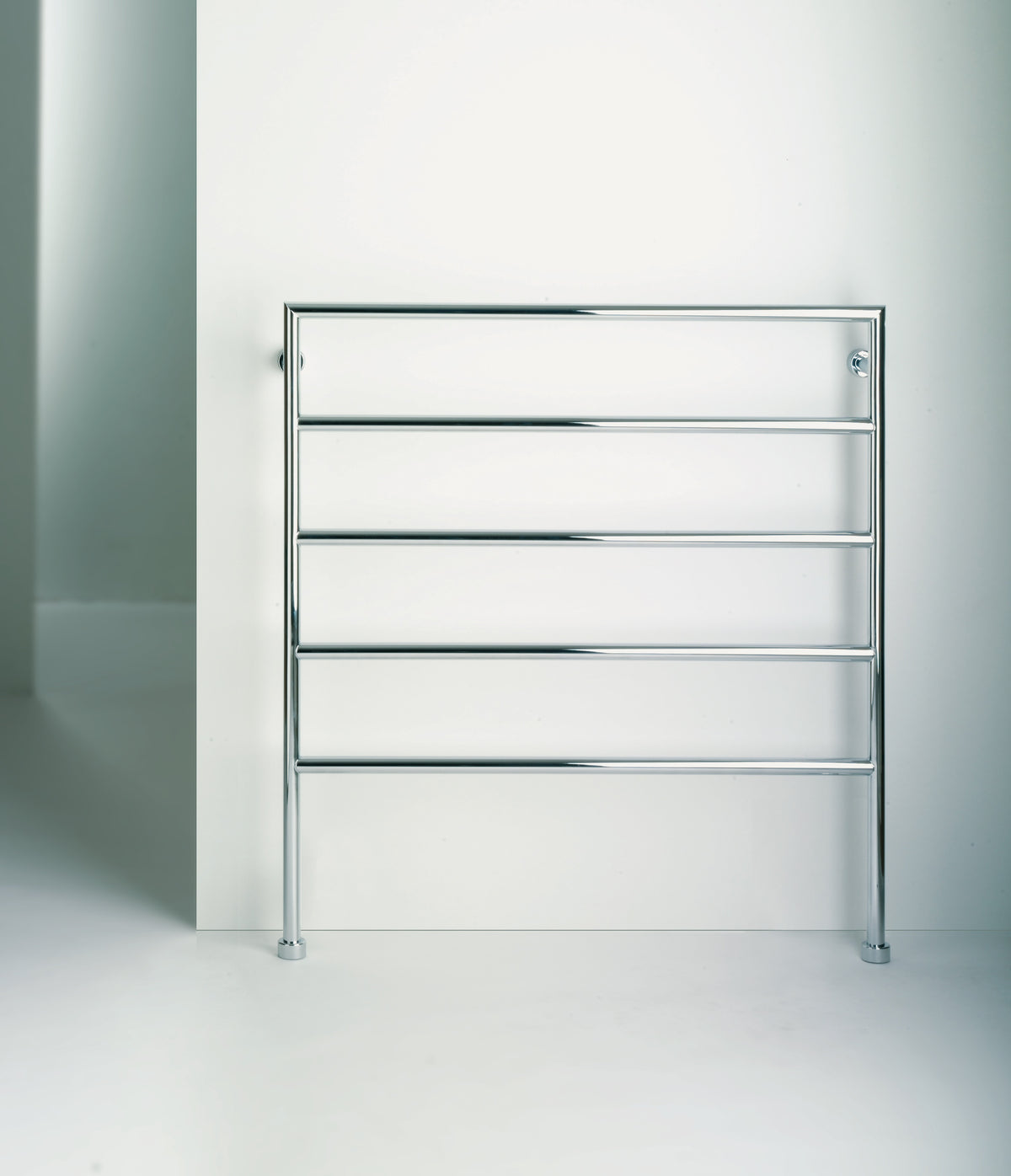 Bard & Brazier D-Rail Floor Mounted Towel Rail 950 x 910mm DRF95/90 — lifestyle