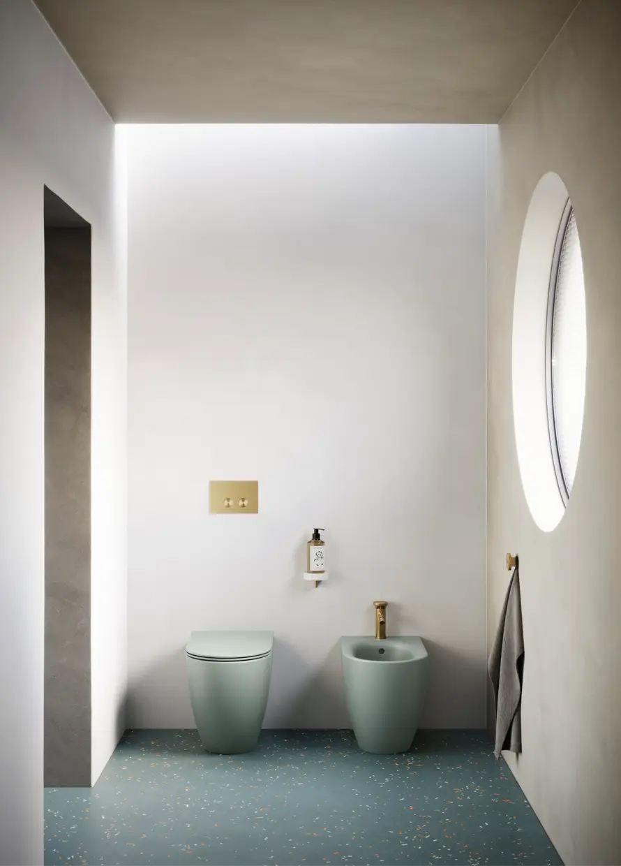 Catalano Sfera 55 Floorstanding Back-to-Wall Rimless Toilet in satin acqua, Catalano photography