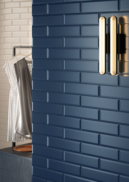 Fioranese Fio. Brick Blueberry with Greige Tale wall lifestyle