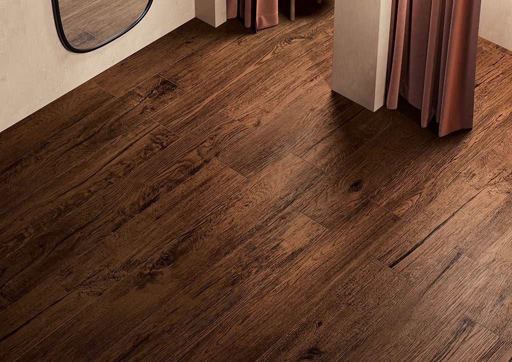 Fioranese Legnovivo Moro 25x149.7 floor lifestyle