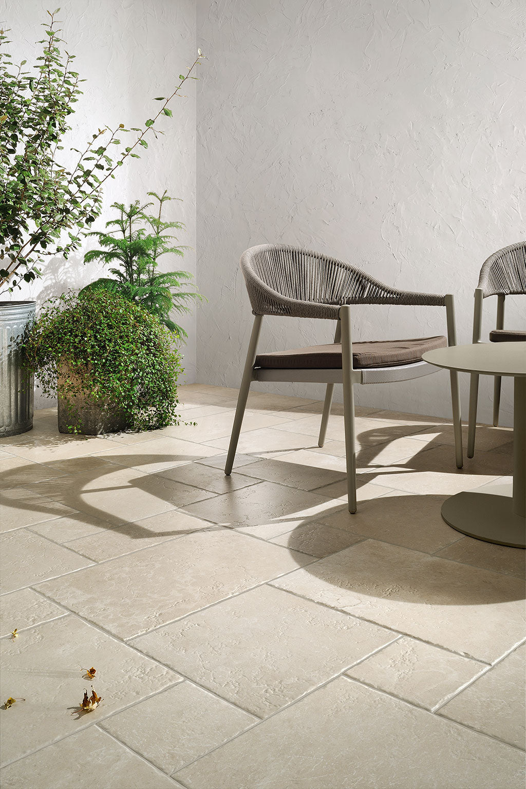 Fioranese Pietraviva Greige outdoor paving lifestyle