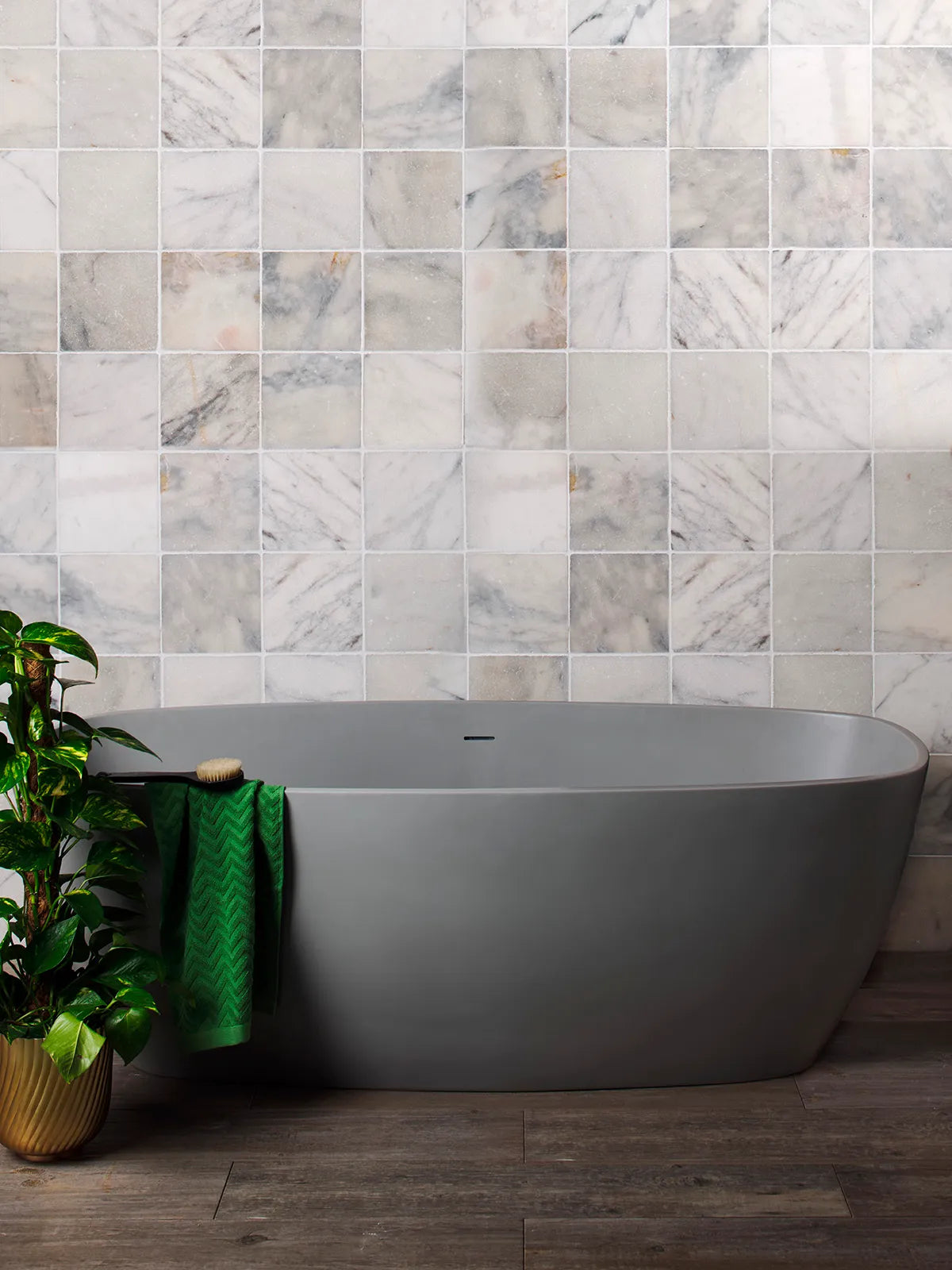 BC Designs Cian Vive Bath official product image