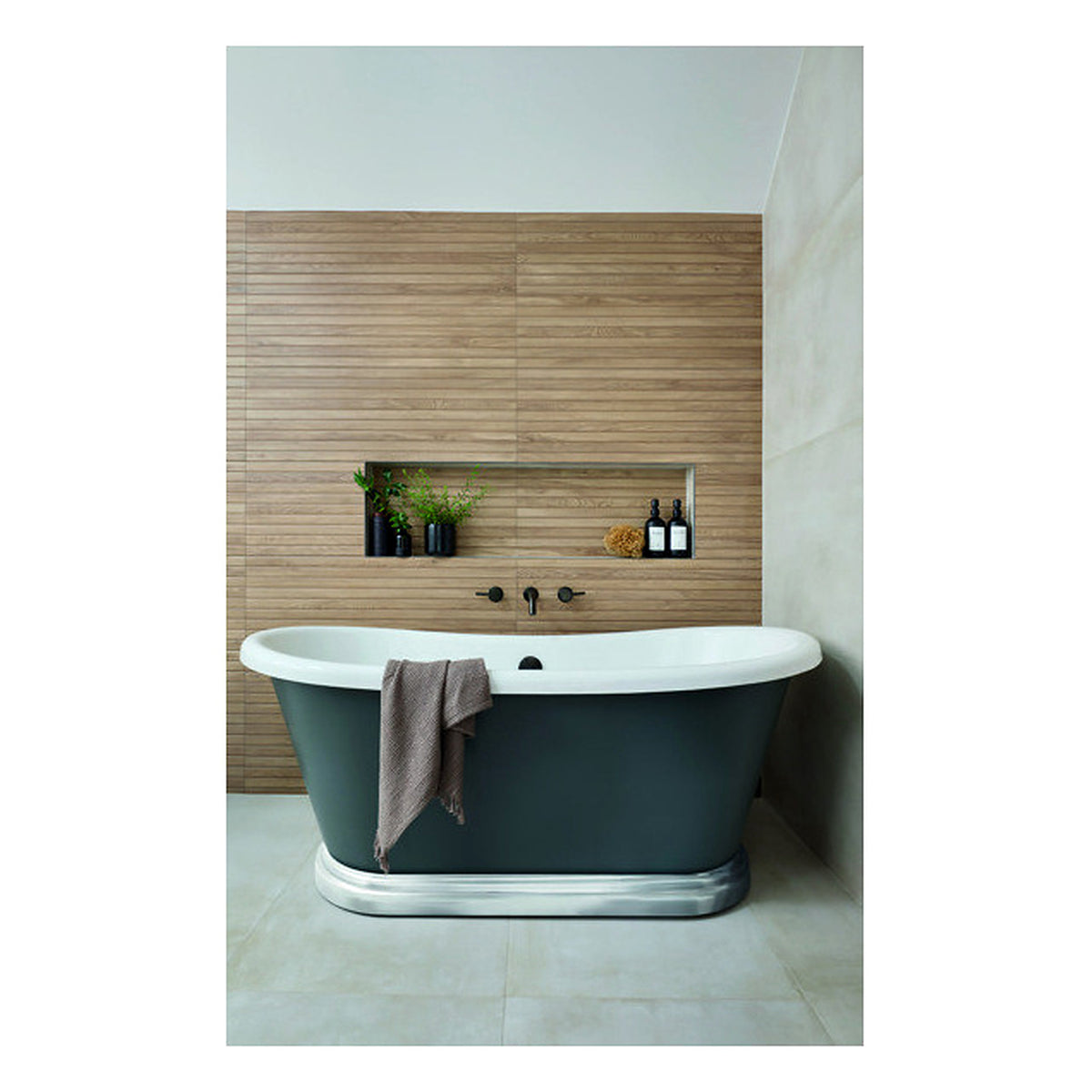 BC Designs Acrylic Boat Bath with Plinth room set