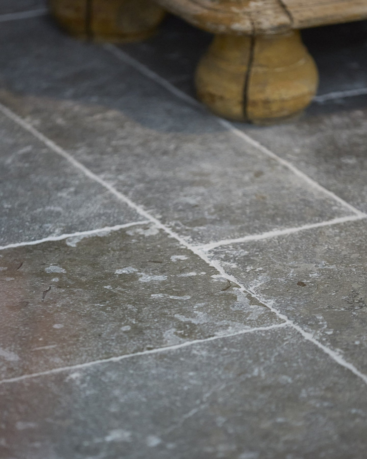 Ca’ Pietra Aquitaine Limestone Seasoned Finish — official gallery image 5