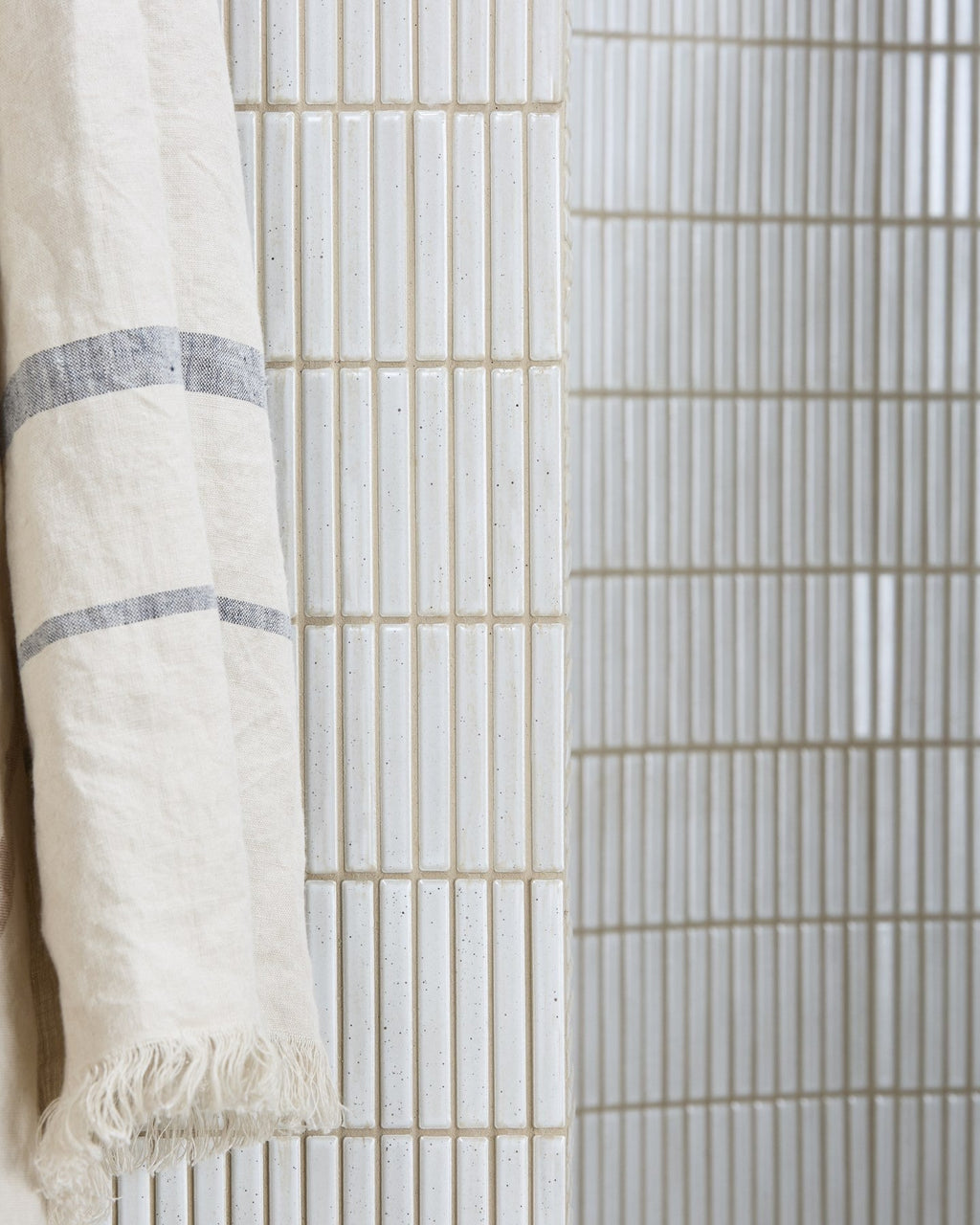 Ca’ Pietra Bamboo Porcelain Mosaic Vintage White — official gallery image 8