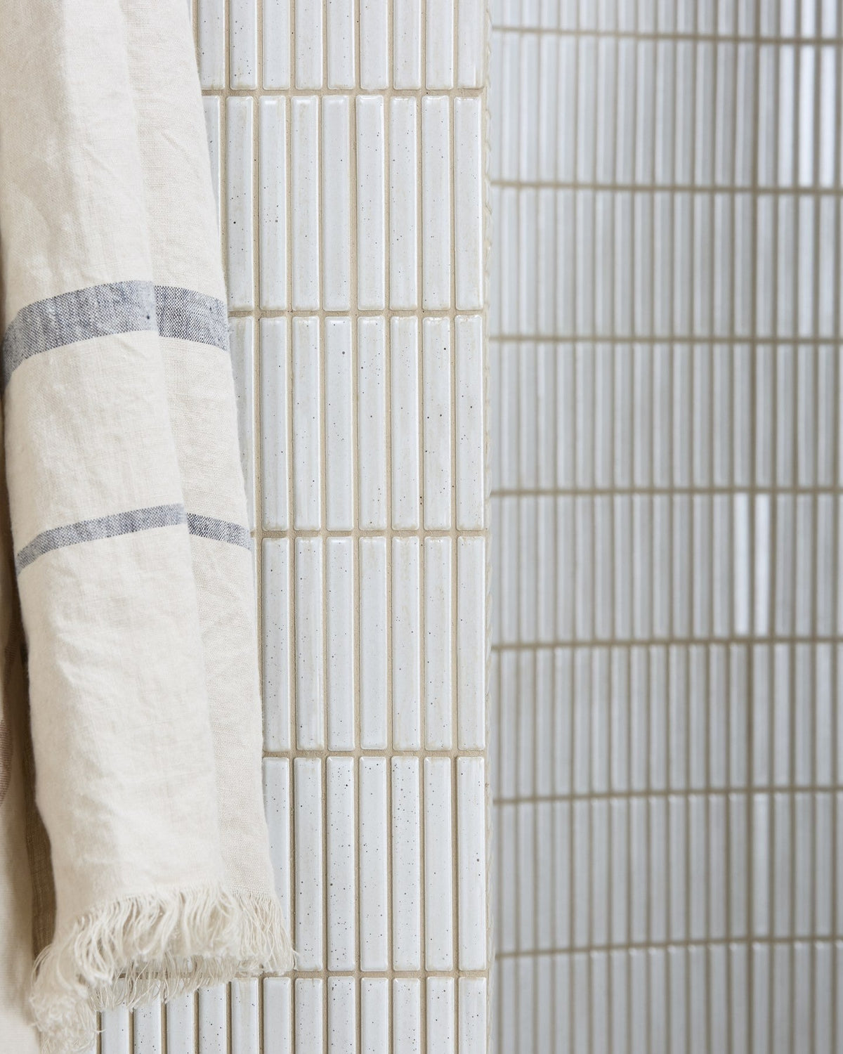Ca’ Pietra Bamboo Porcelain Mosaic Vintage White — official gallery image 8