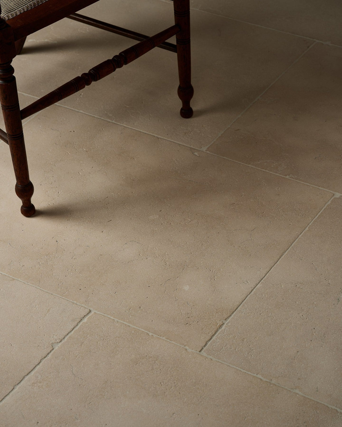 Ca’ Pietra Bergamo Limestone Lightly Seasoned Finish — official gallery image 12