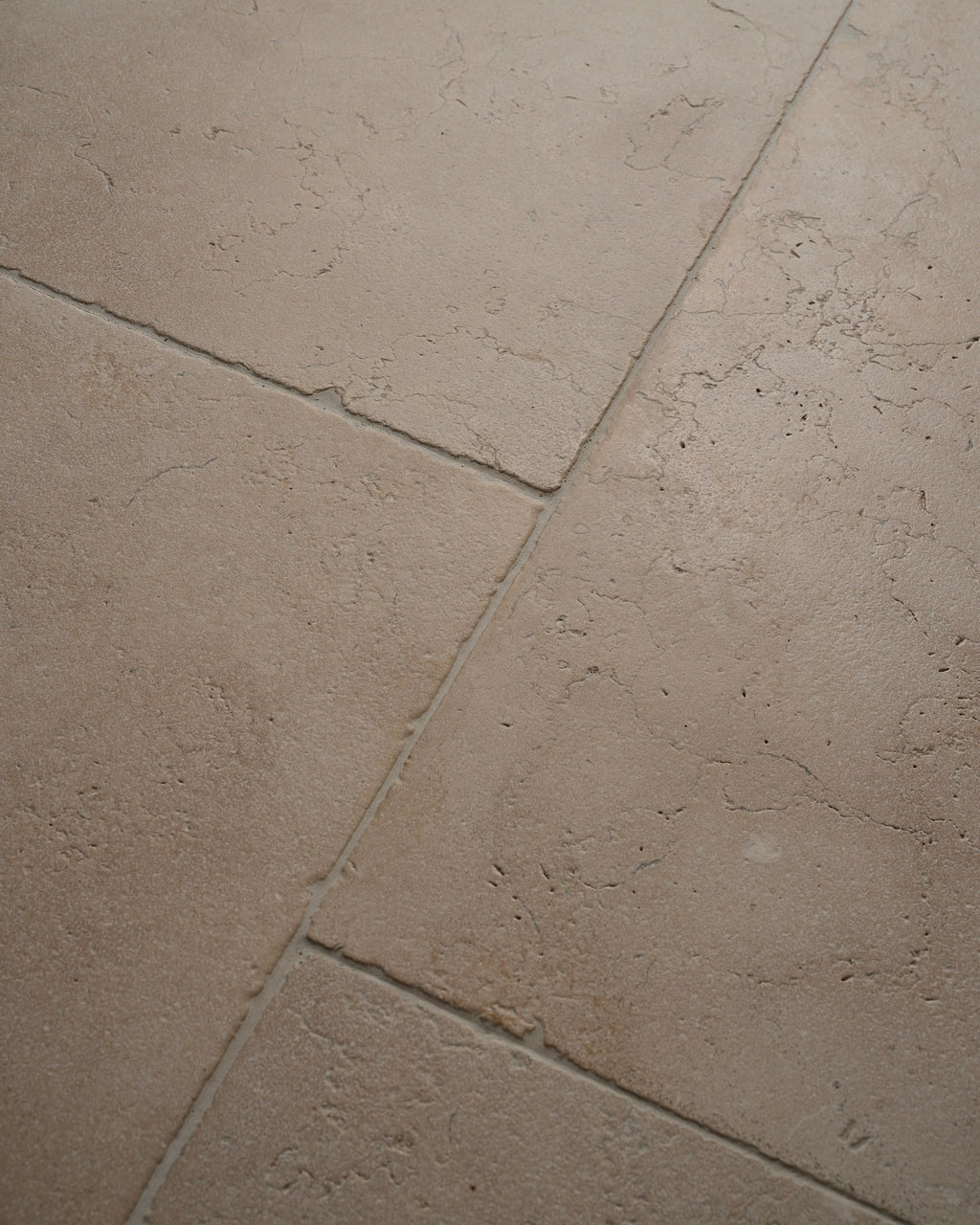 Ca’ Pietra Bergamo Limestone Lightly Seasoned Finish — official gallery image 13