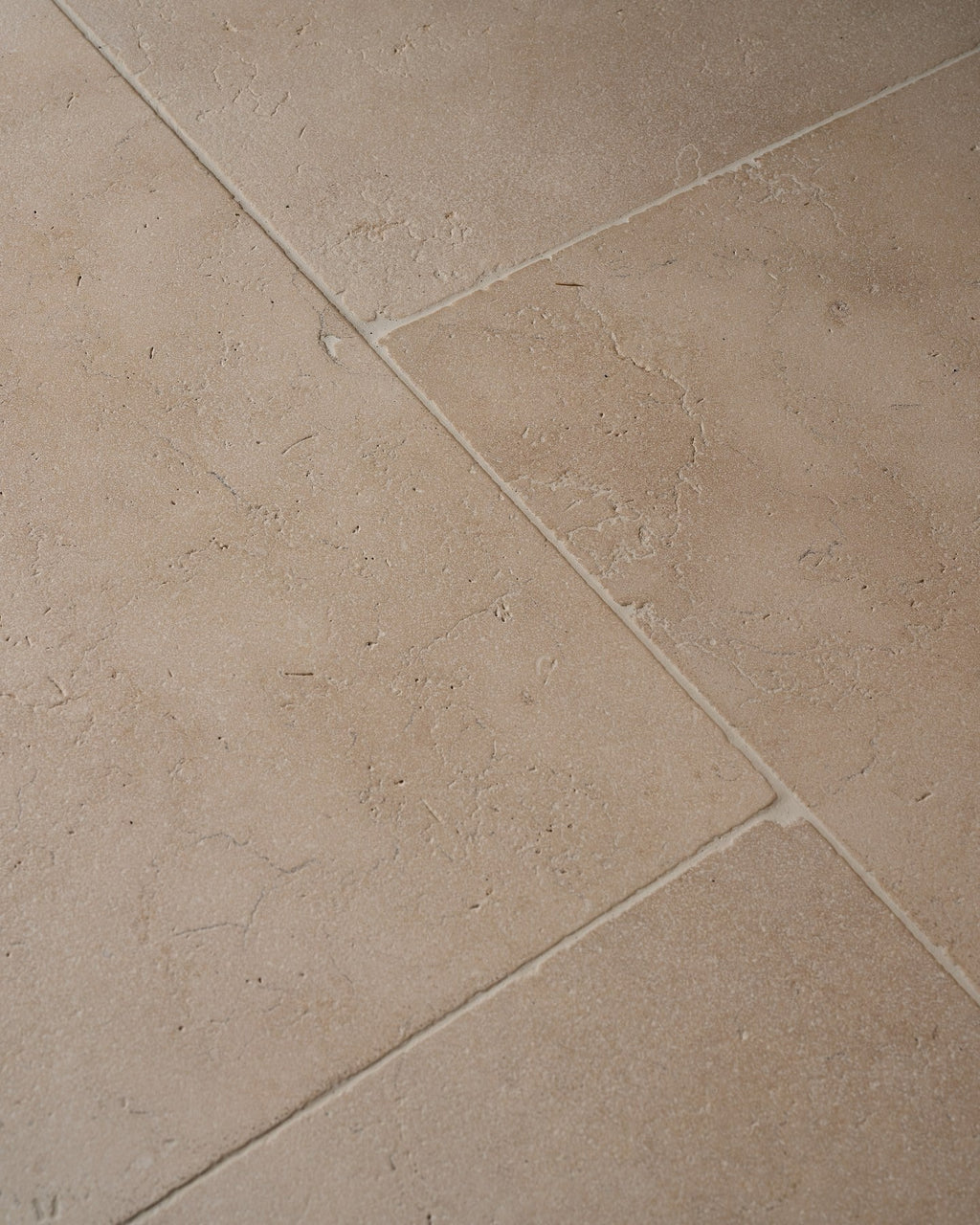 Ca’ Pietra Bergamo Limestone Lightly Seasoned Finish — official gallery image 2