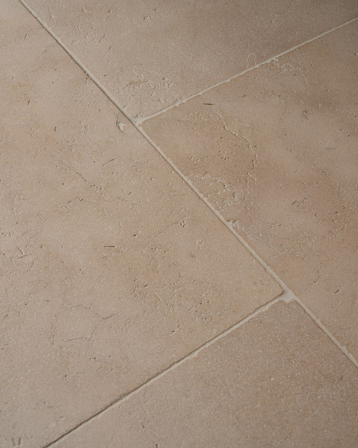 Ca’ Pietra Bergamo Limestone Lightly Seasoned Finish — official gallery image 2