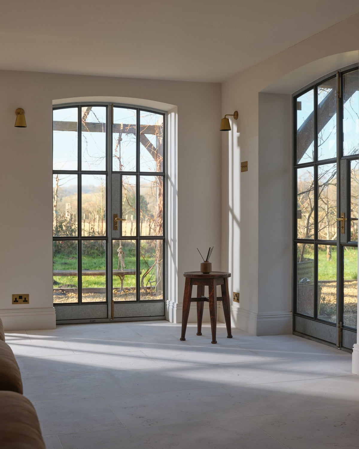 Ca’ Pietra Bergamo Limestone Lightly Seasoned Finish — official gallery image 1