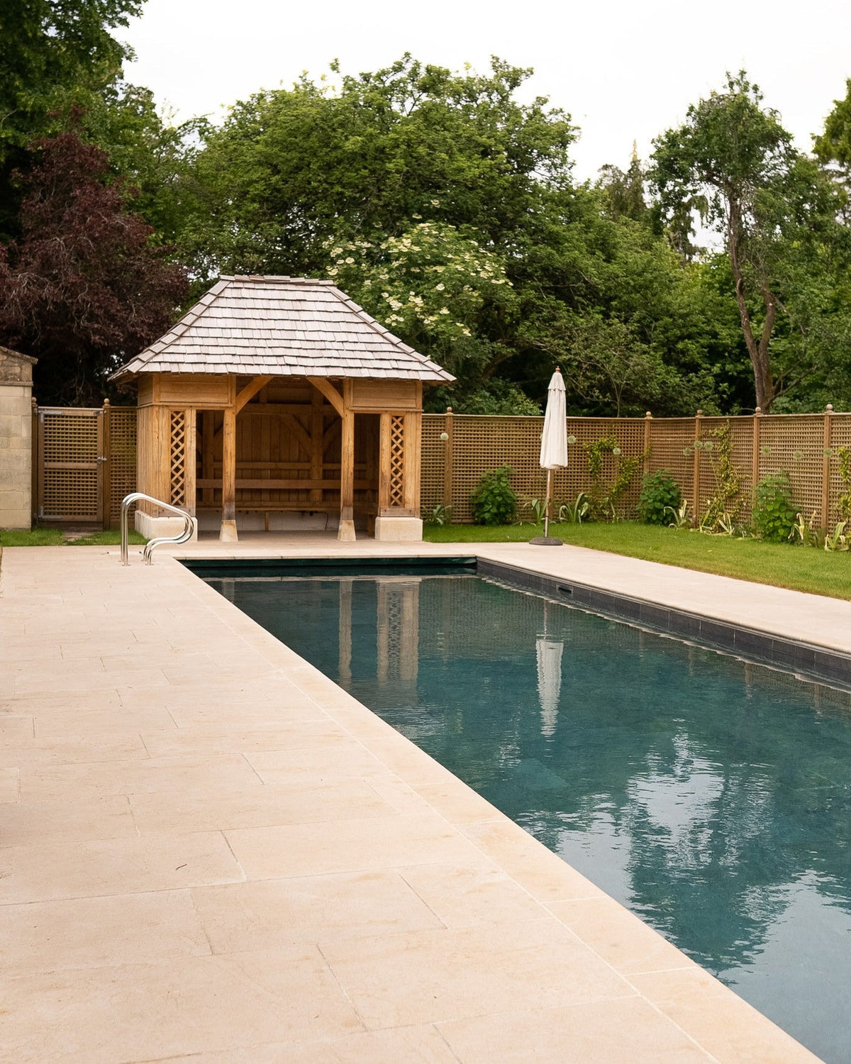 Ca’ Pietra Buscot Limestone Etched Bullnose Coping — official gallery image 4