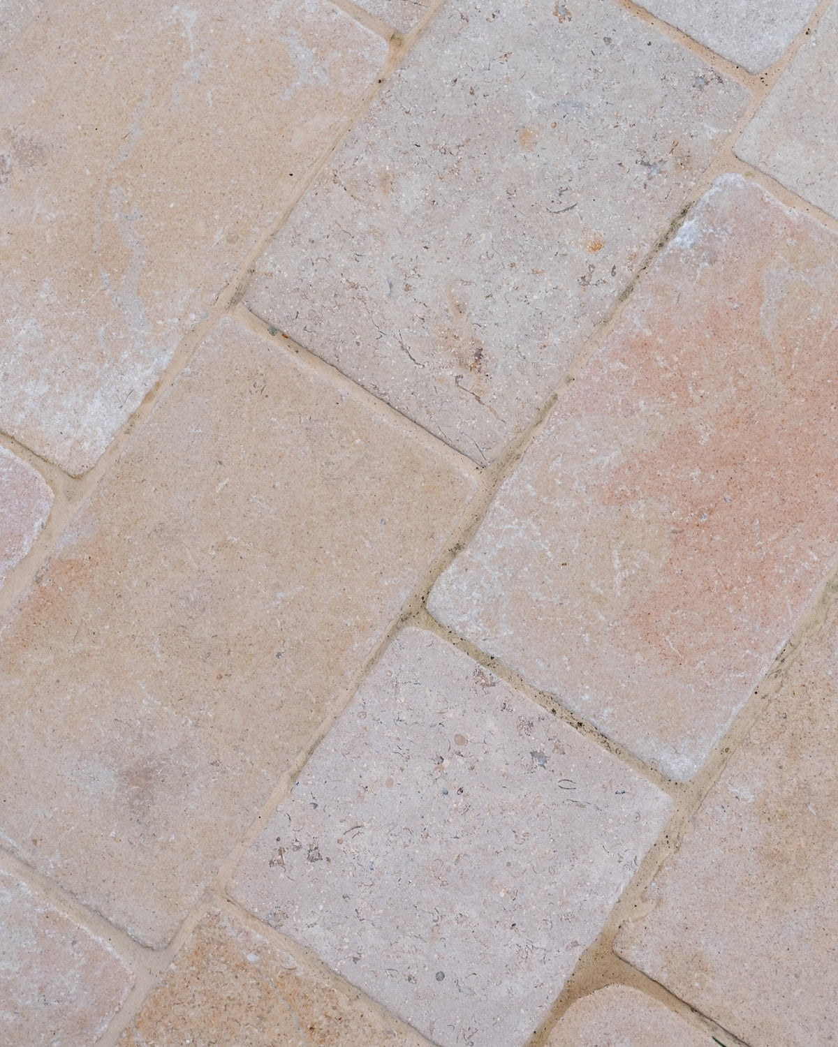 Ca’ Pietra Buscot Limestone Cobble Tumbled & Etched Finish — official gallery image 11