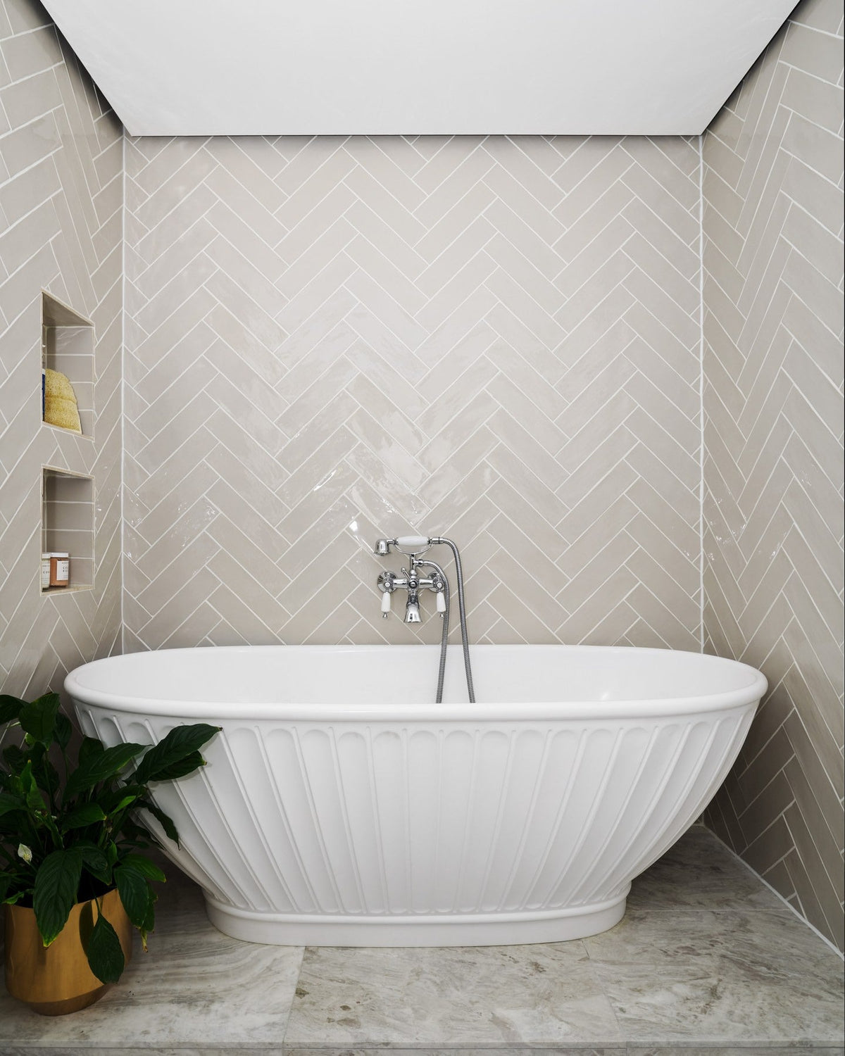 Ca’ Pietra Carter Ceramic Ecru — official gallery image 1