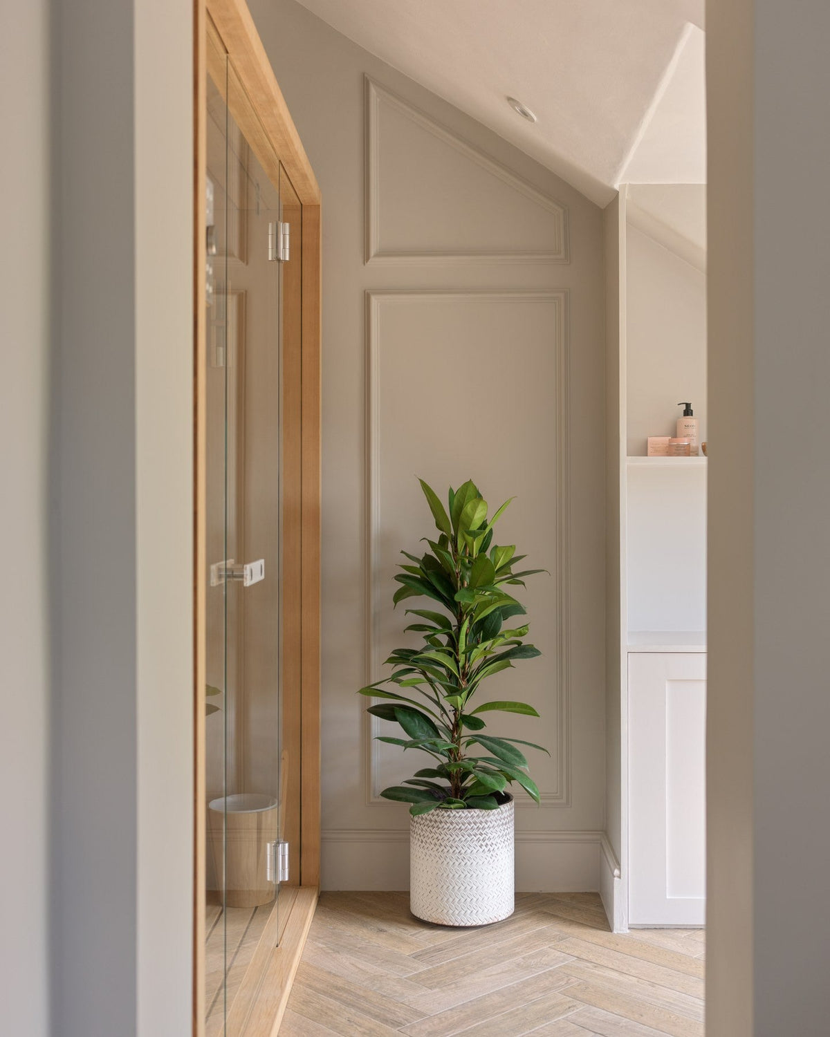 Ca’ Pietra Chatham Porcelain Walnut — official gallery image 6