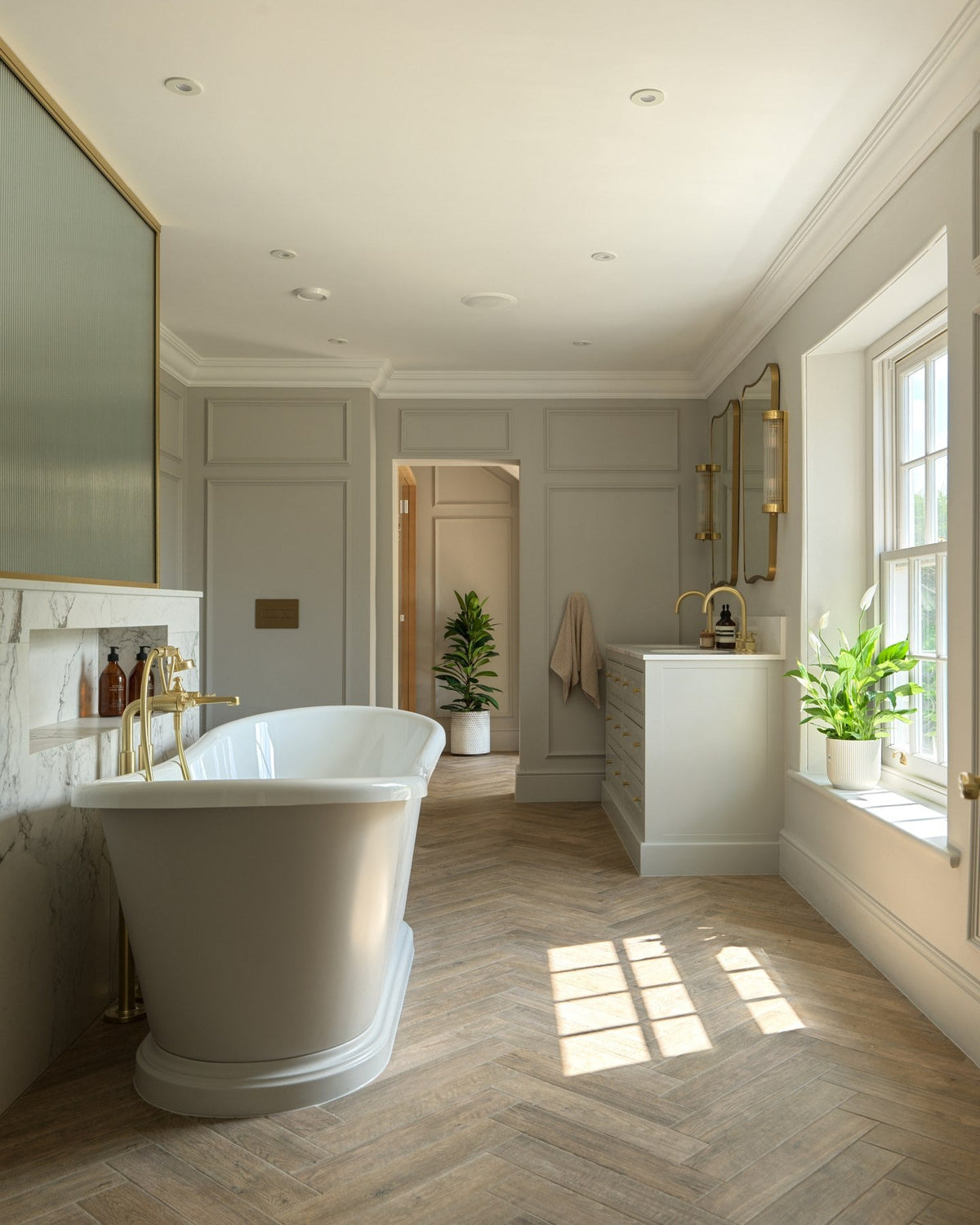 Ca’ Pietra Chatham Porcelain Walnut — official gallery image 1