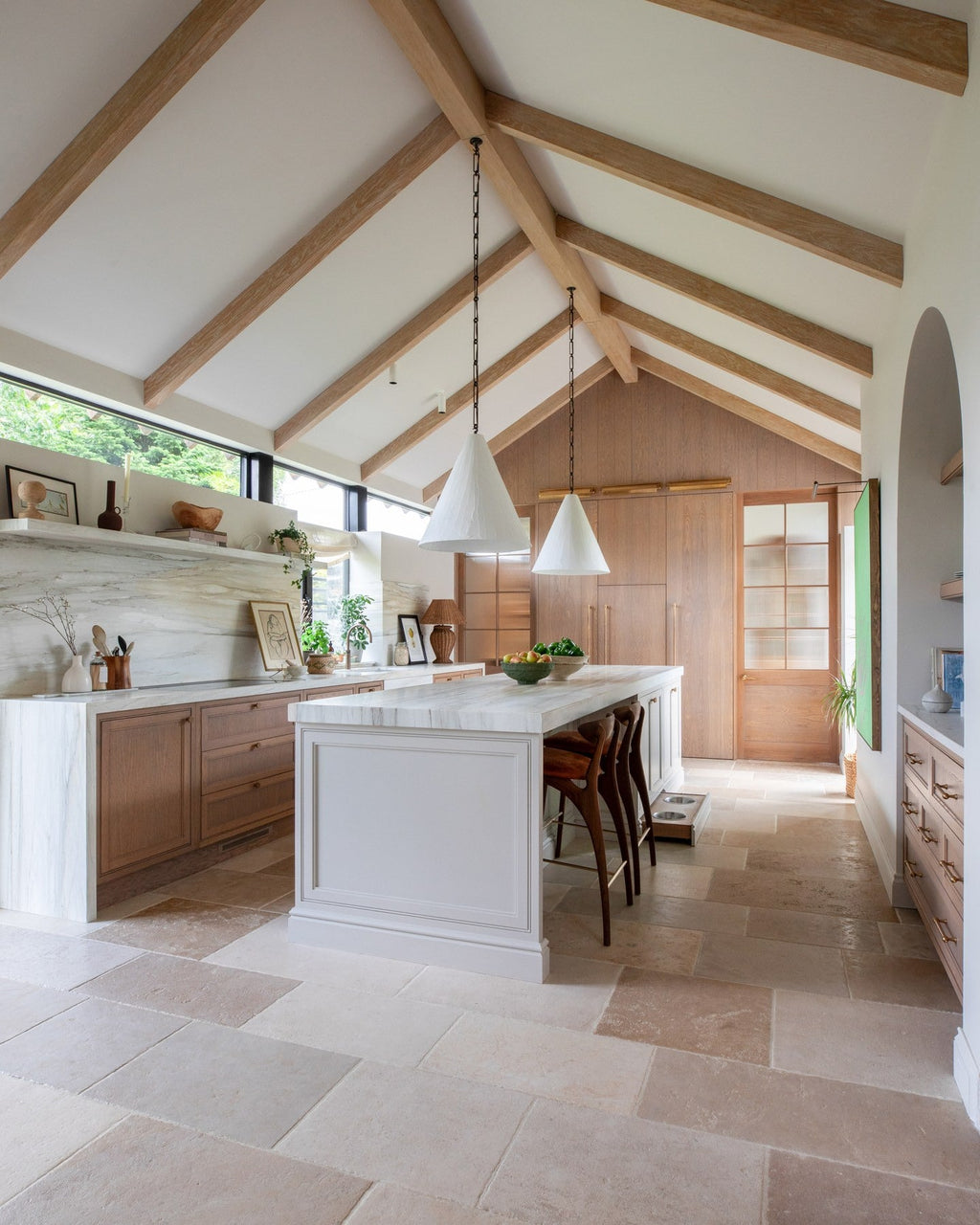 Ca’ Pietra Cote Bourgogne Limestone Seasoned Finish — official gallery image 2