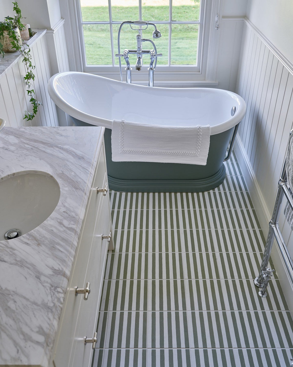 Ca’ Pietra Deck Chair Porcelain Sage — official gallery image 6