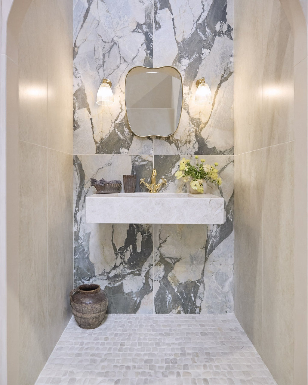 Ca’ Pietra Enso Cobble Mosaic Strip Chalk — official gallery image 1