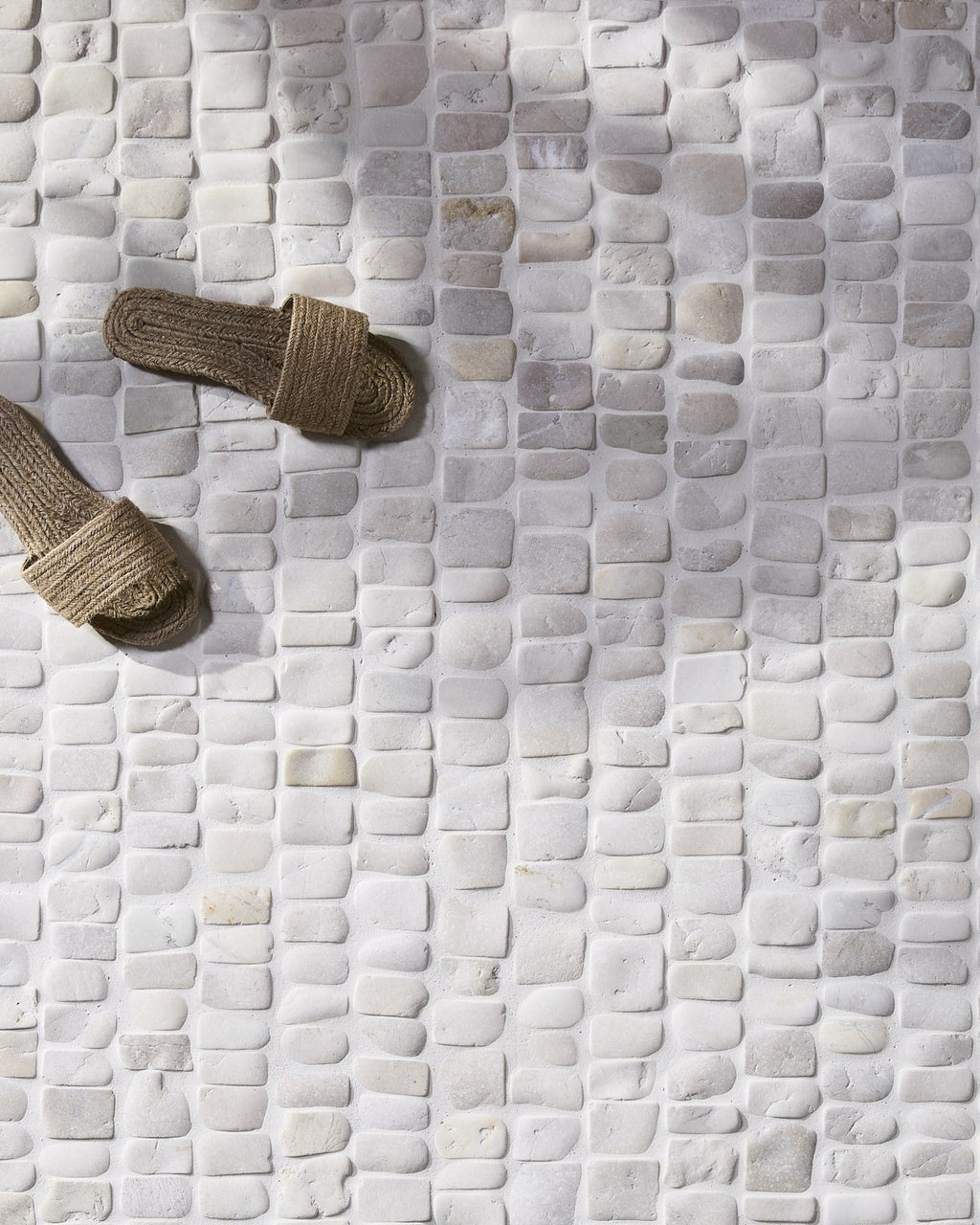 Ca’ Pietra Enso Cobble Mosaic Strip Chalk — official gallery image 5