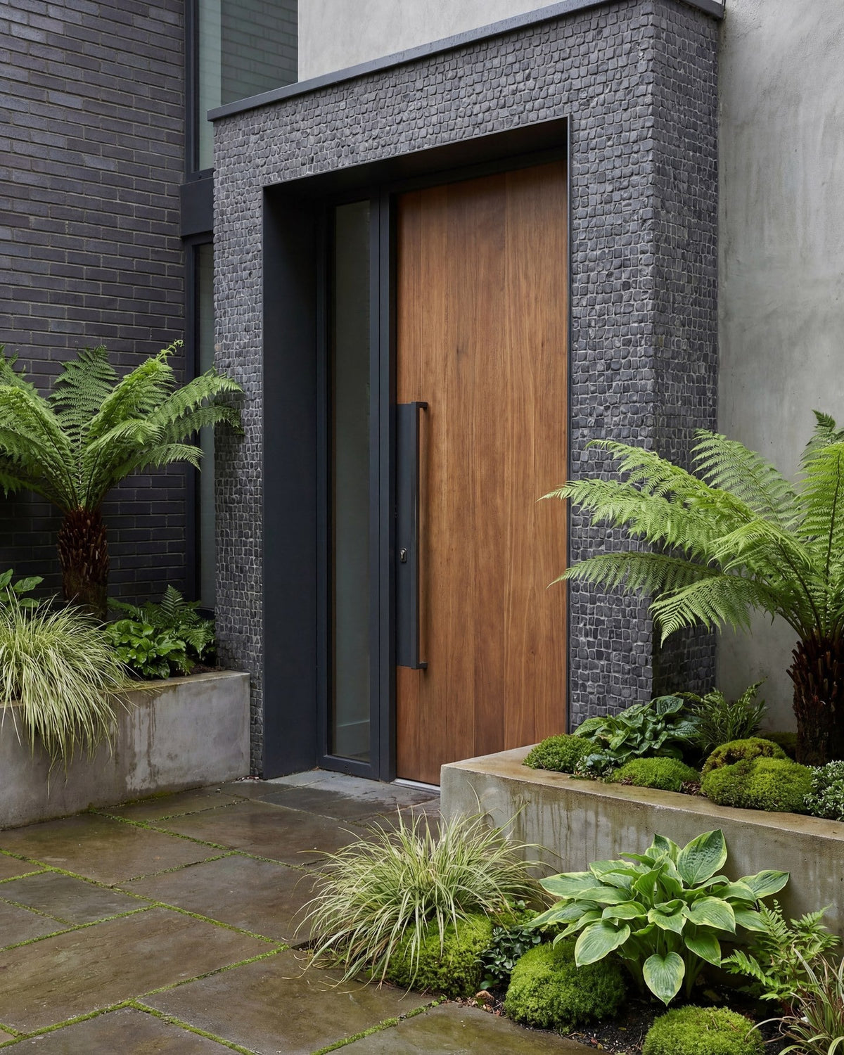 Ca’ Pietra Enso Cobble Mosaic Strip Charcoal — official gallery image 1