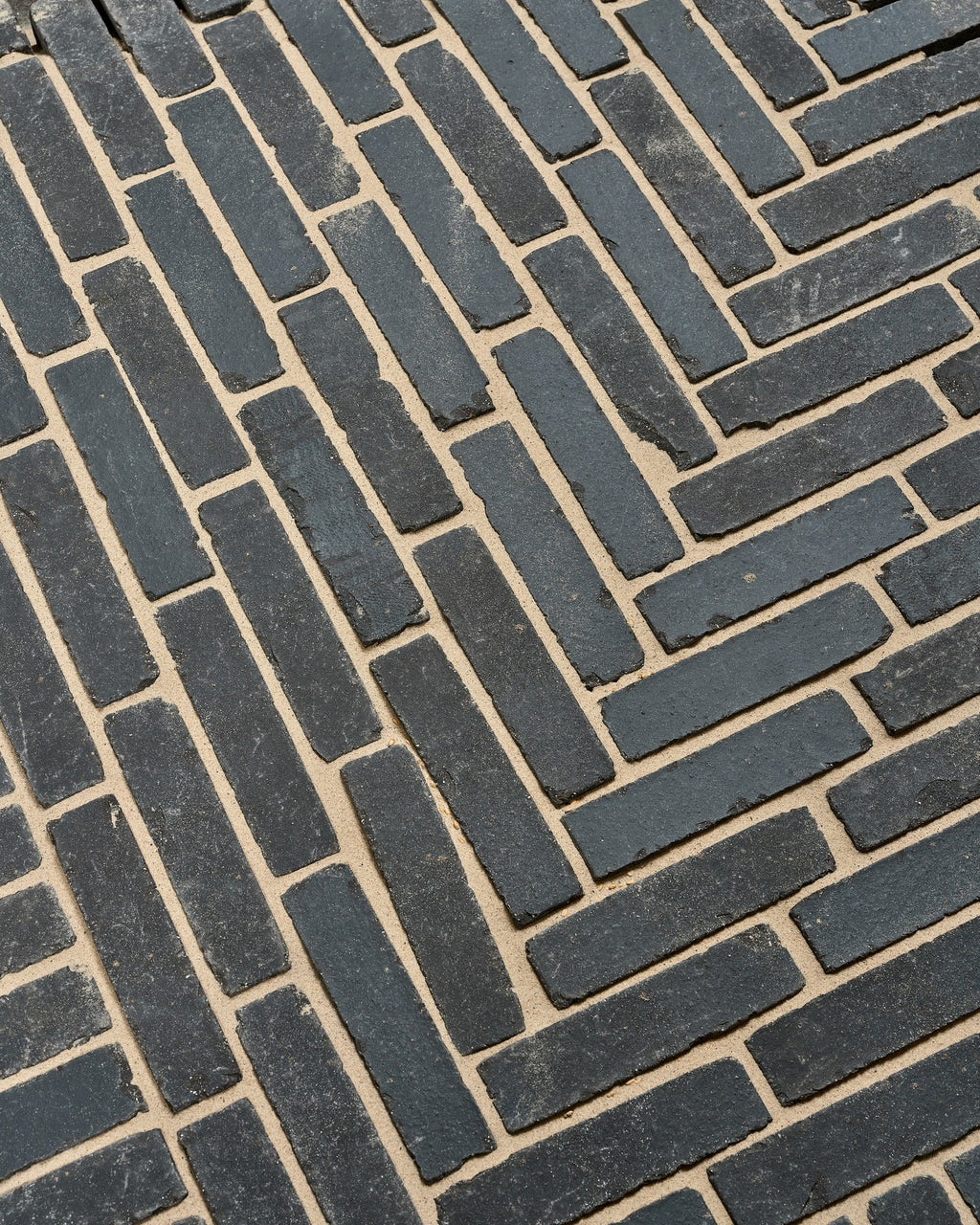 Ca’ Pietra Flanders Charcoal Tumbled Clay Pavers — official gallery image 1