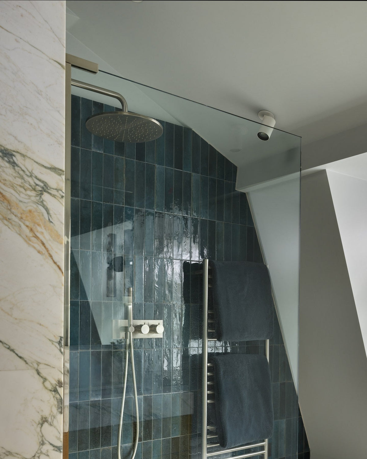 Ca’ Pietra Foundry Novo Porcelain Navy — official gallery image 8