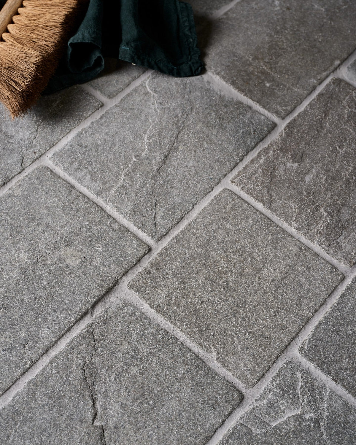 Ca’ Pietra Galway Limestone Cobble Seasoned Finish — official gallery image 1
