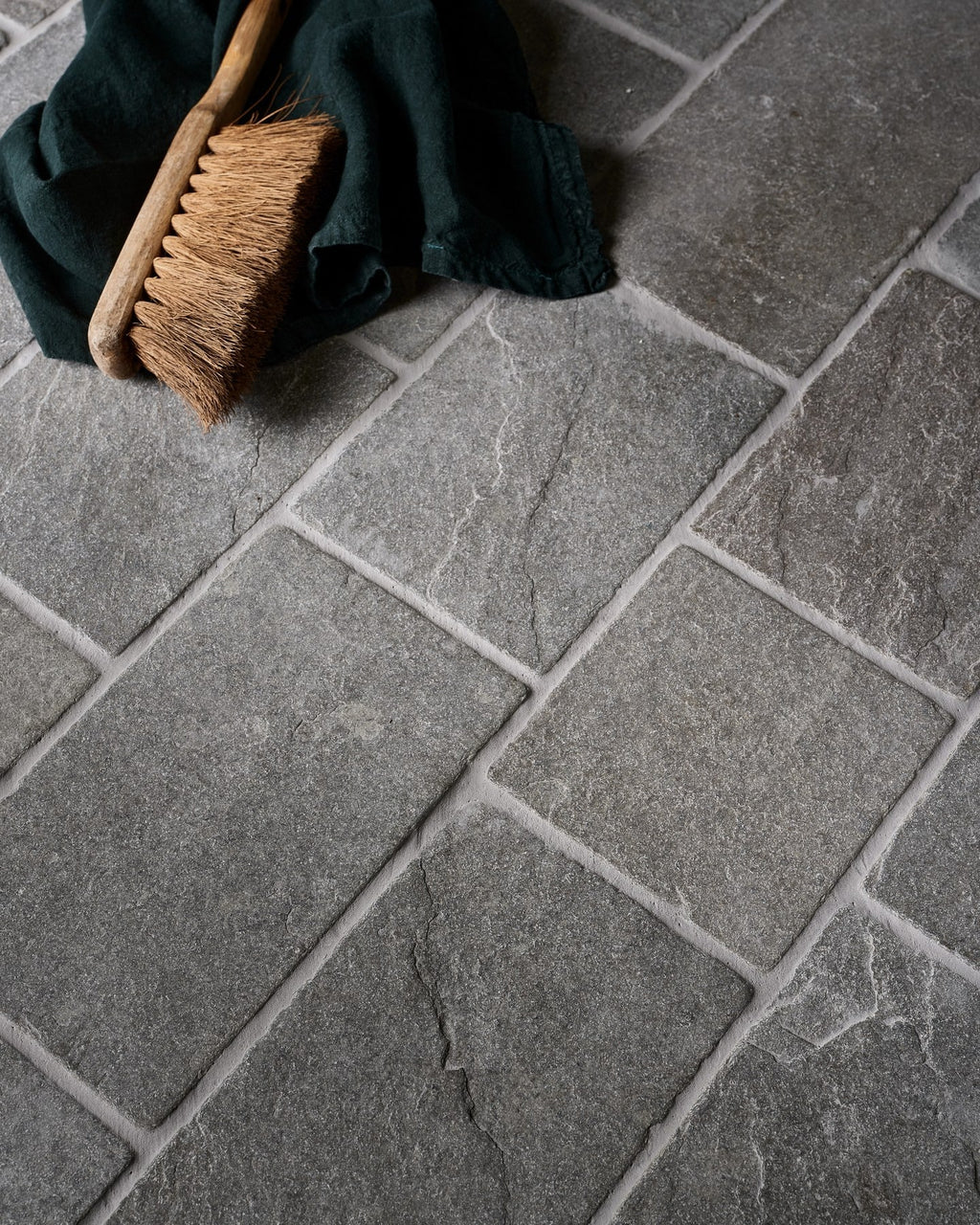 Ca’ Pietra Galway Limestone Cobble Seasoned Finish — official gallery image 4