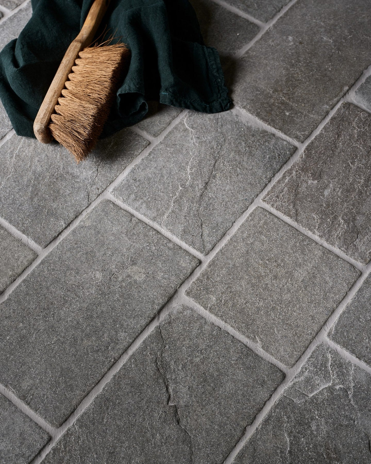 Ca’ Pietra Galway Limestone Cobble Seasoned Finish — official gallery image 4