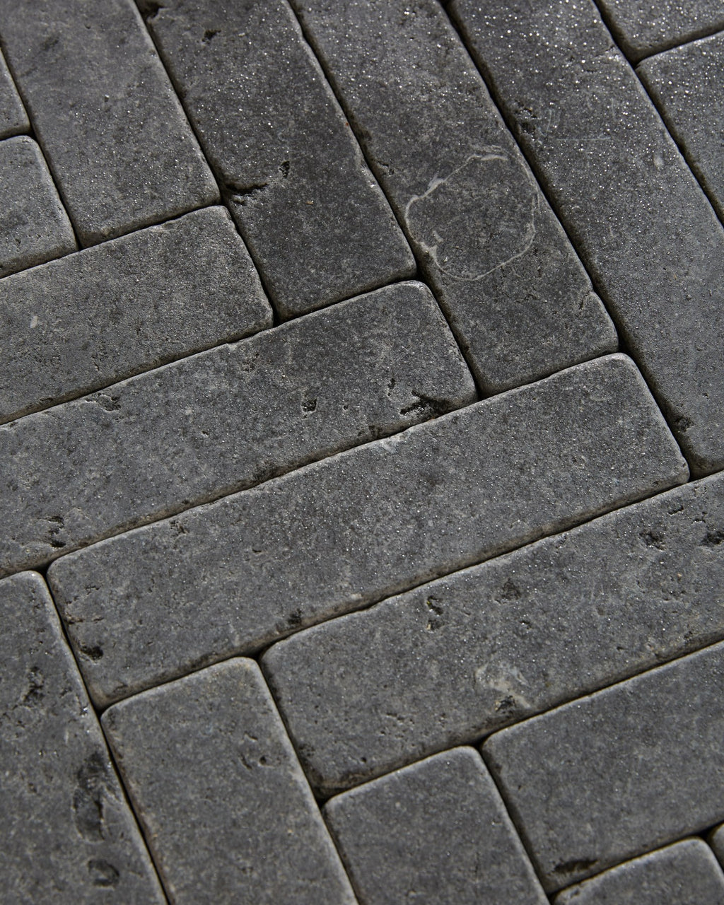 Ca’ Pietra Hazlebury Limestone Tumbled & Etched Klinkers — official gallery image 7
