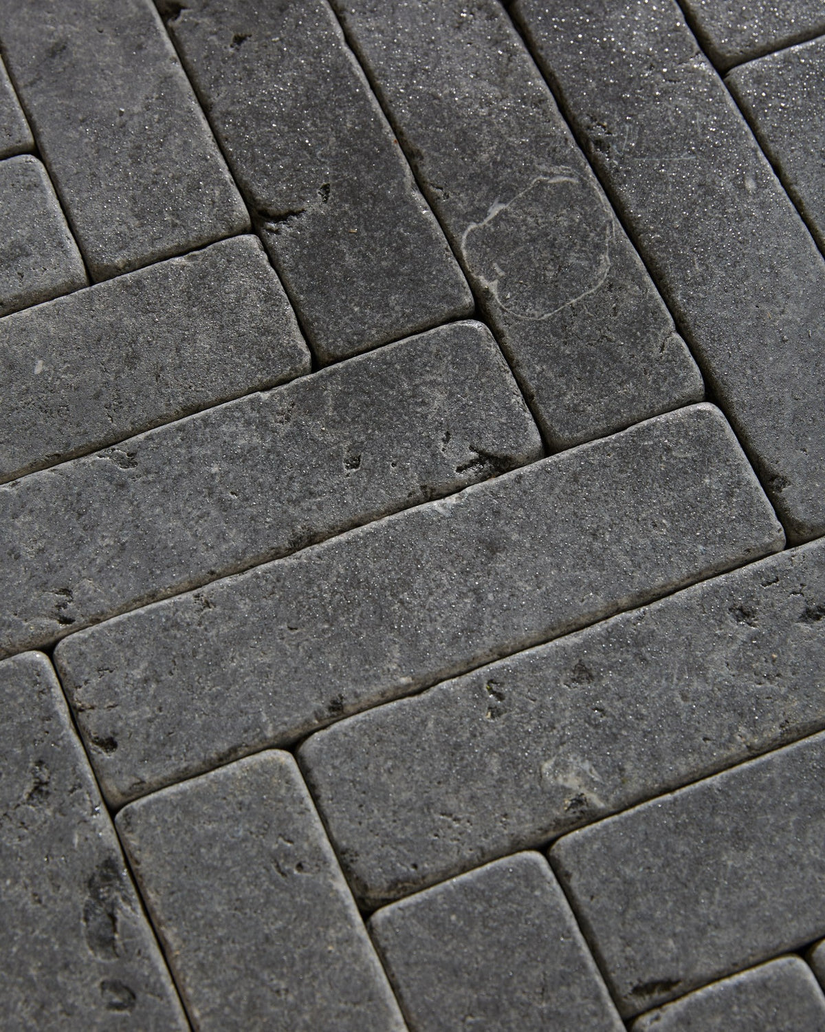 Ca’ Pietra Hazlebury Limestone Tumbled & Etched Klinkers — official gallery image 7