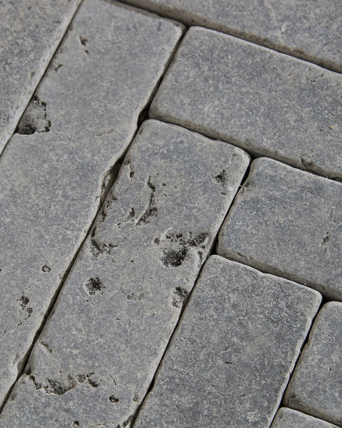 Ca’ Pietra Hazlebury Limestone Tumbled & Etched Klinkers — official gallery image 10