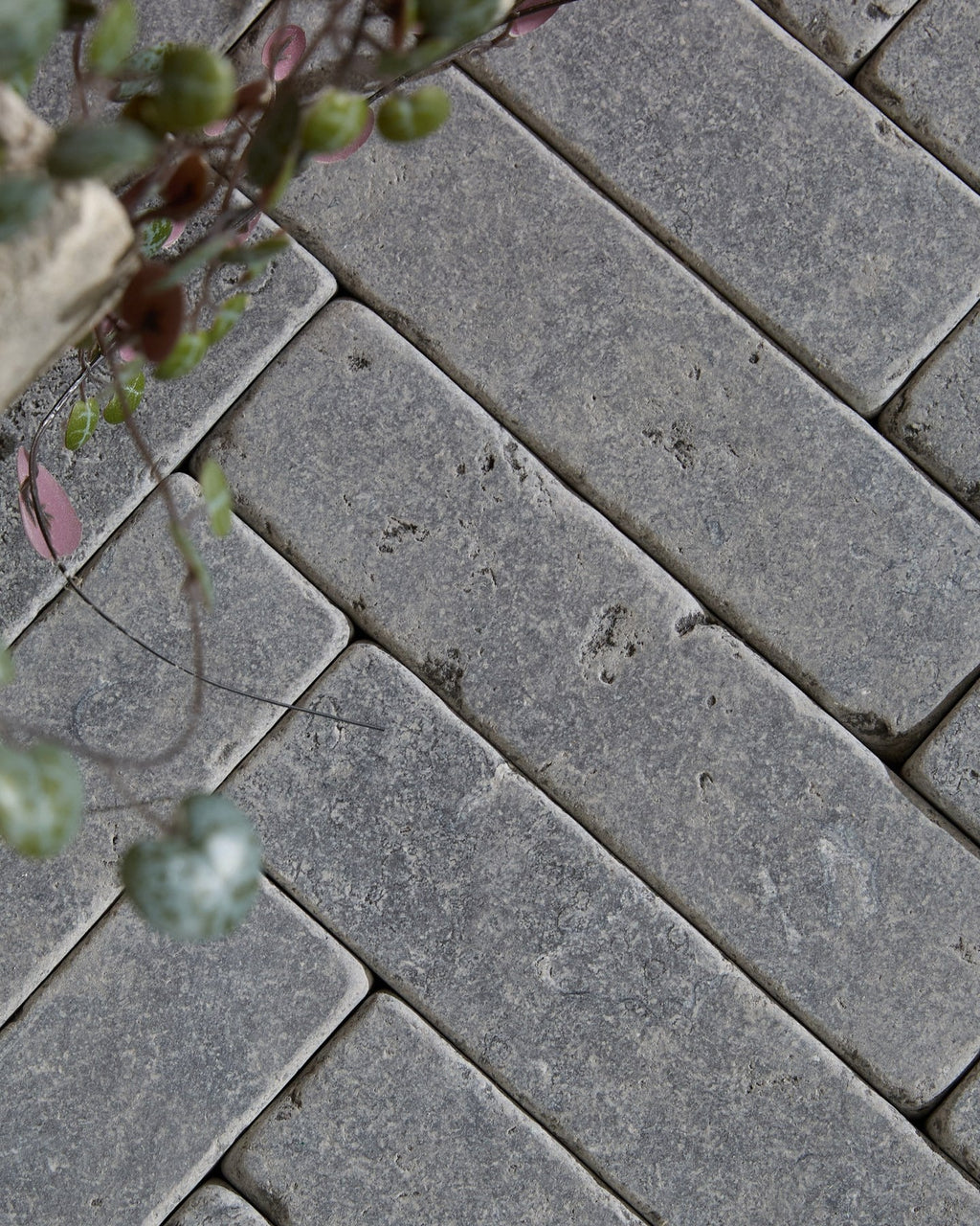 Ca’ Pietra Hazlebury Limestone Tumbled & Etched Klinkers — official gallery image 11