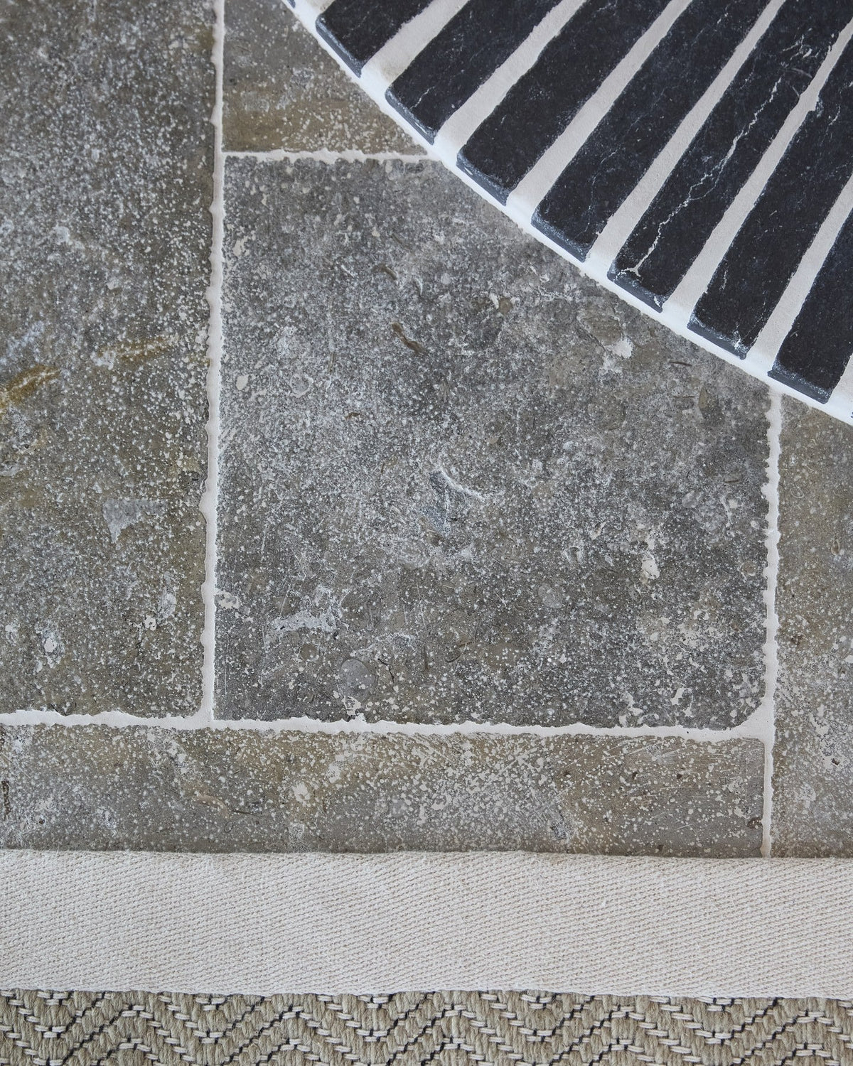 Ca’ Pietra Hazlebury Limestone Tumbled & Etched Klinkers — official gallery image 13