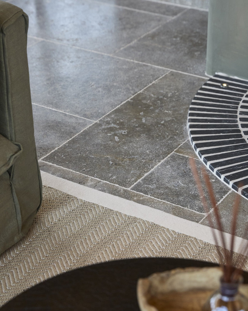 Ca’ Pietra Hazlebury Limestone Tumbled & Etched Klinkers — official gallery image 14