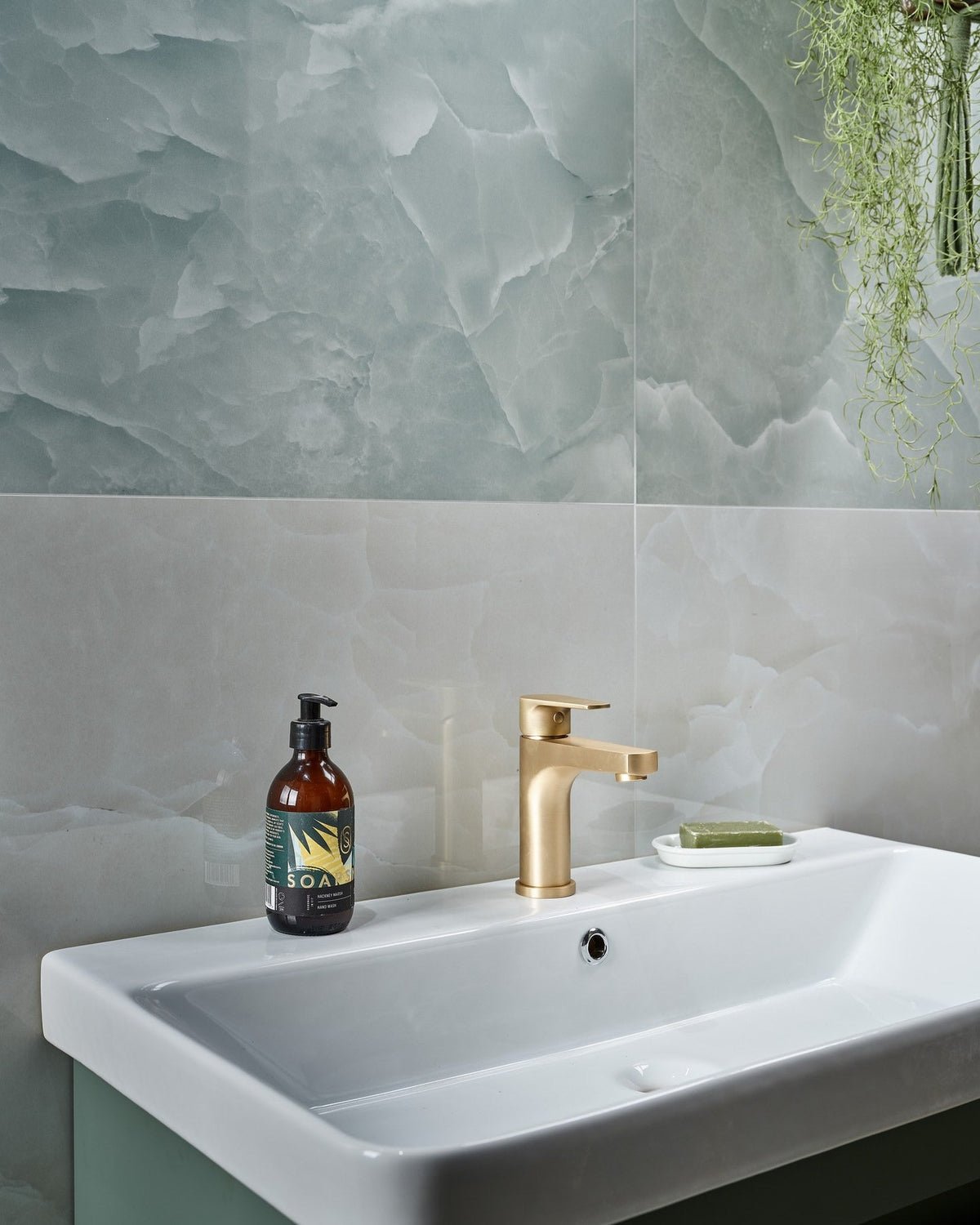 Ca’ Pietra Illusion Whisper Onyx Porcelain Polished Lagoon — official gallery image 4