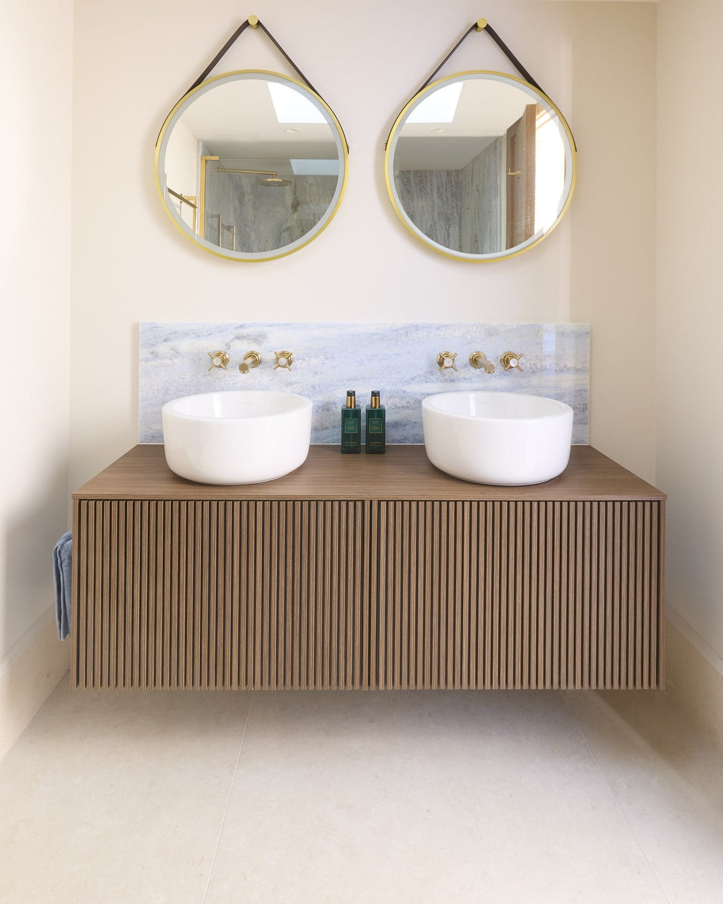 Ca’ Pietra Islington Porcelain White Textured — official gallery image 4