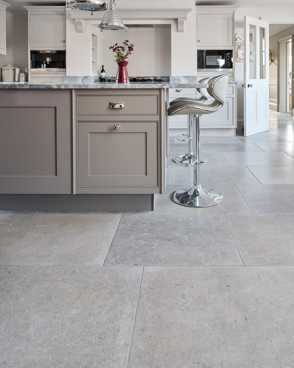 Ca’ Pietra Kimmeridge Limestone Tumbled Finish — official gallery image 4