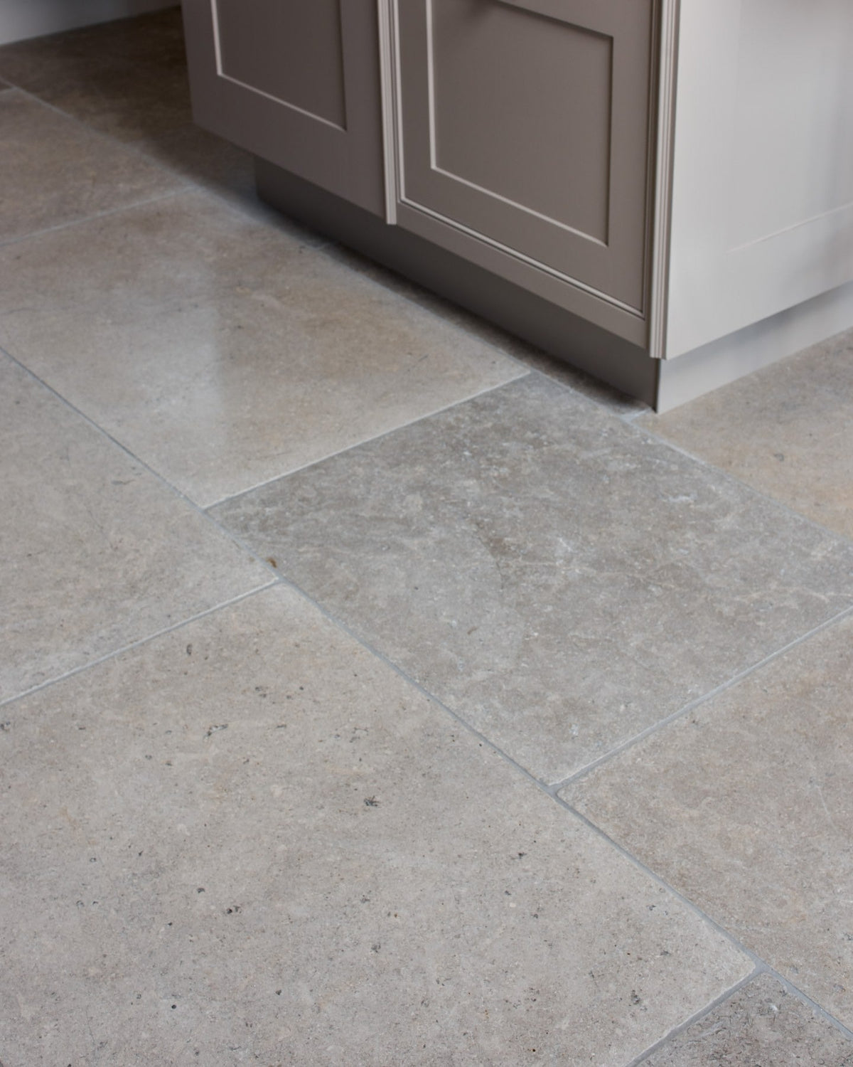 Ca’ Pietra Kimmeridge Limestone Tumbled Finish — official gallery image 5