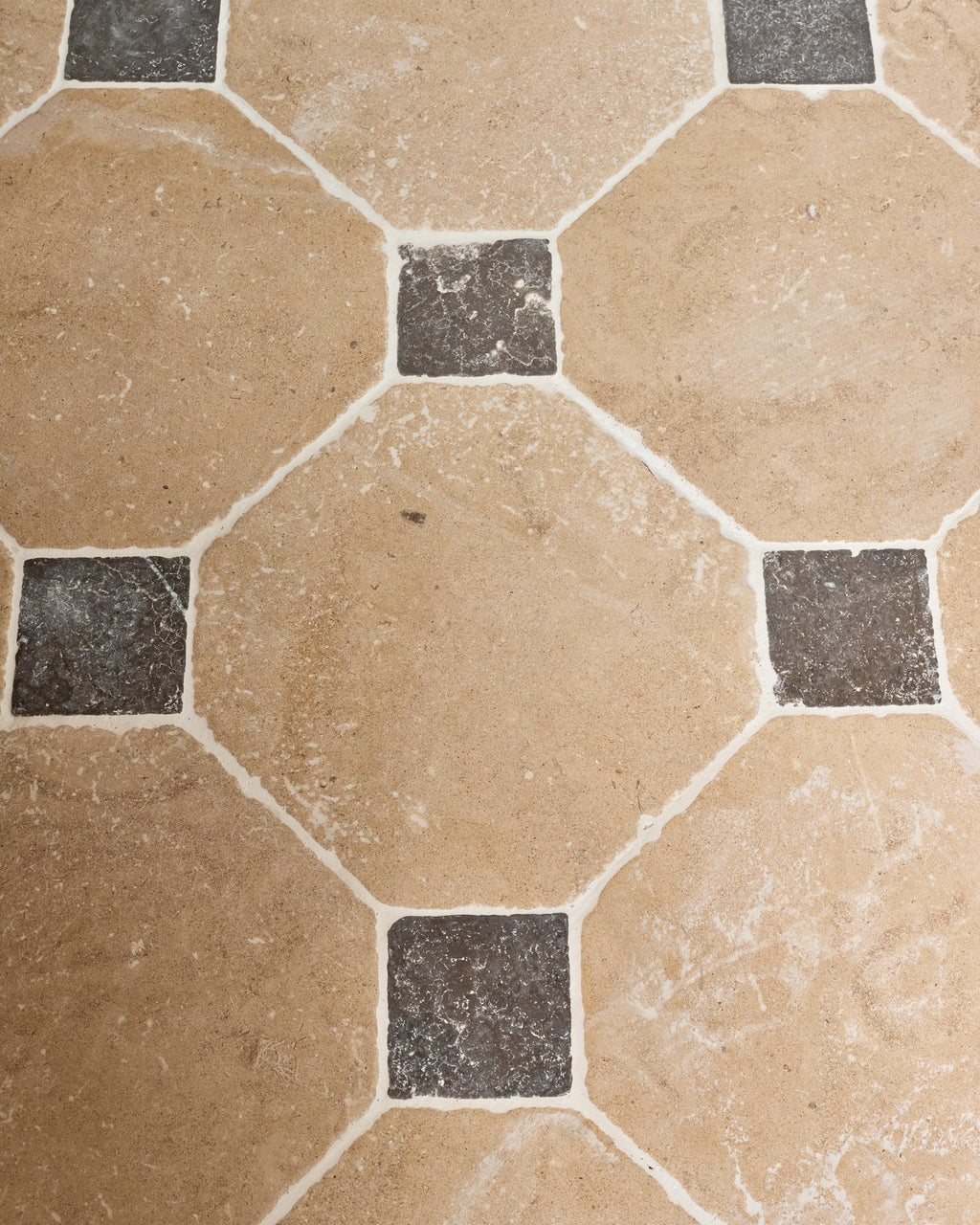 Ca’ Pietra Lacock Limestone Heritage Finish Octagons & Hazlebury Cabochons — official gallery image 2
