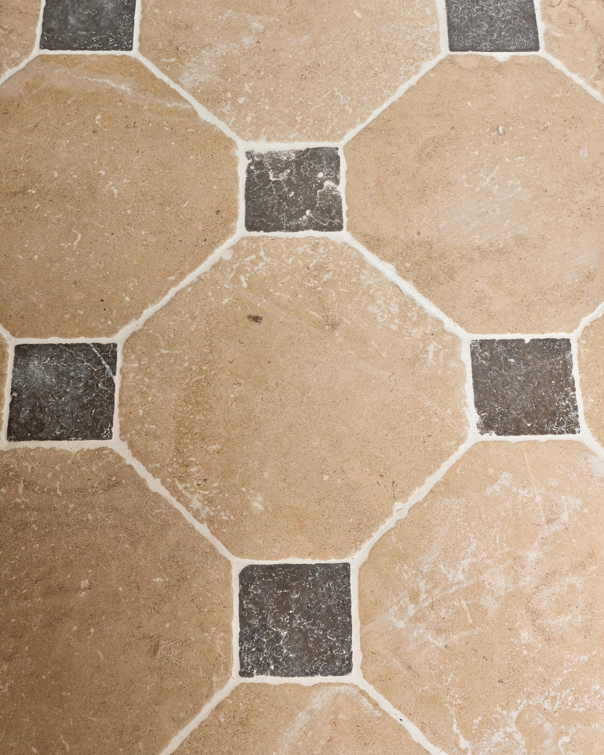 Ca’ Pietra Lacock Limestone Heritage Finish Octagons & Hazlebury Cabochons — official gallery image 2