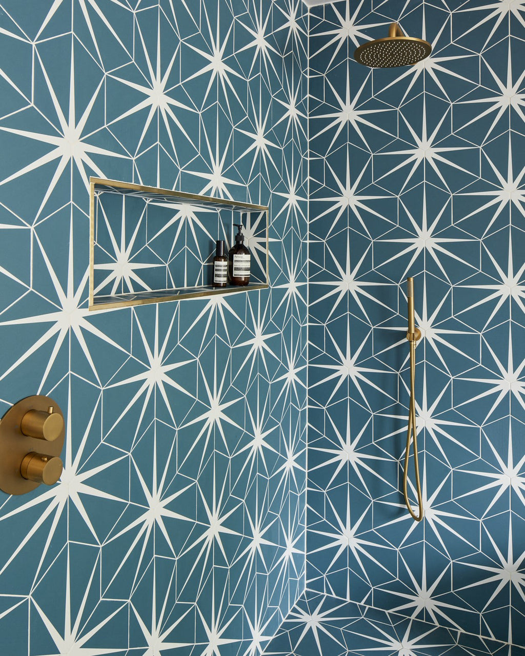 Ca’ Pietra Lily Pad Porcelain Peacock — official gallery image 1