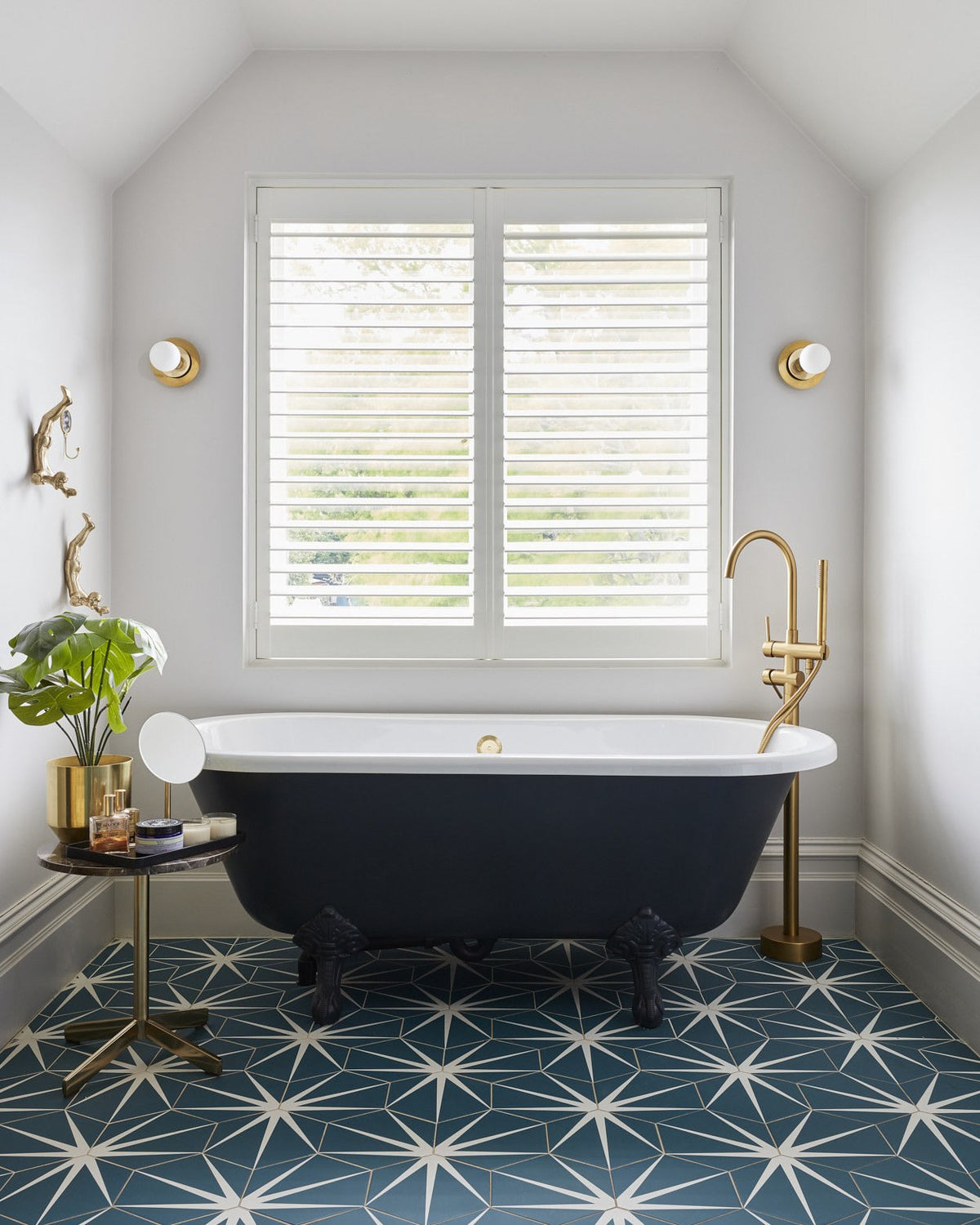 Ca’ Pietra Lily Pad Porcelain Peacock — official gallery image 2