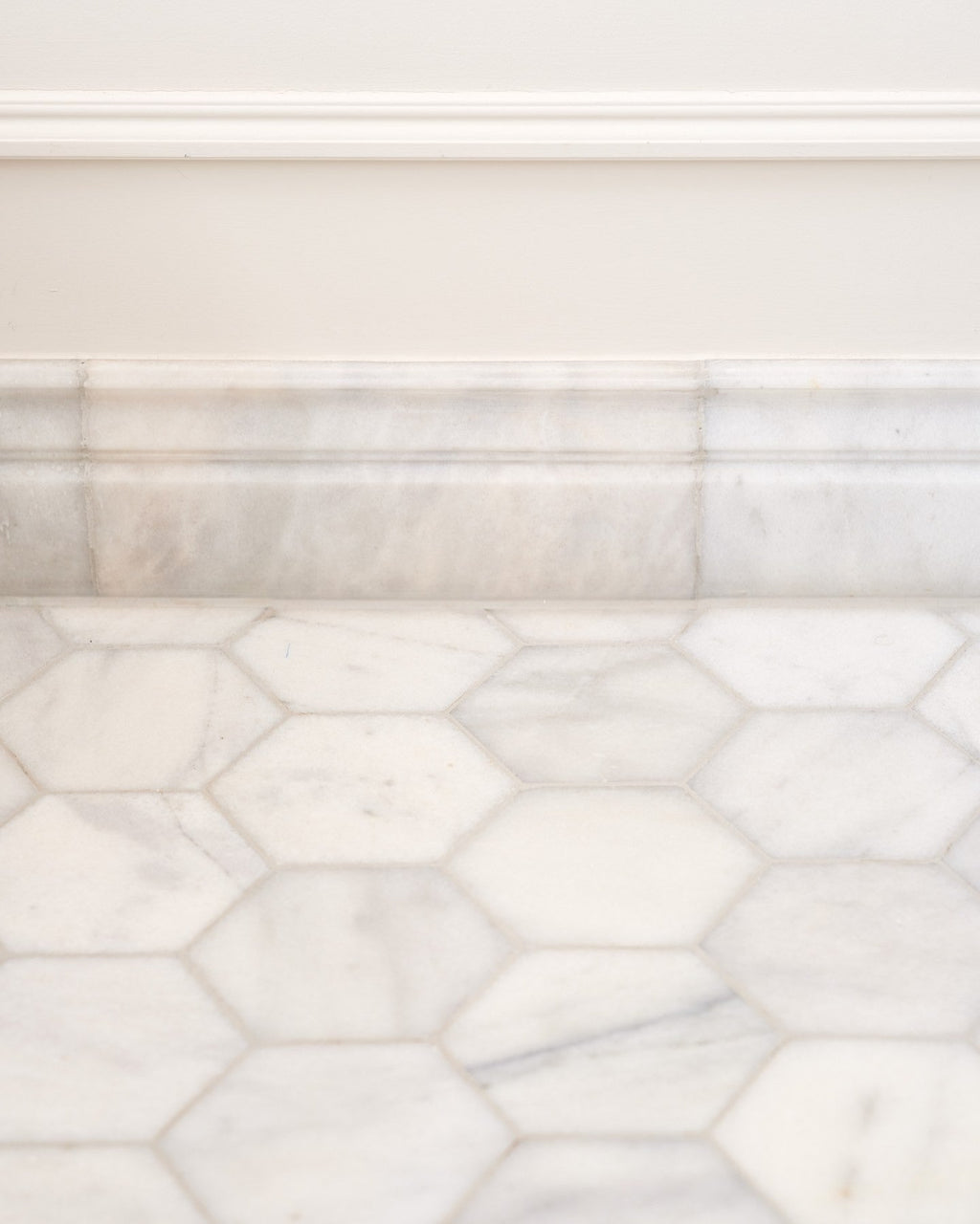 Ca’ Pietra Long Island Marble Honed Finish Skirting — official gallery image 1
