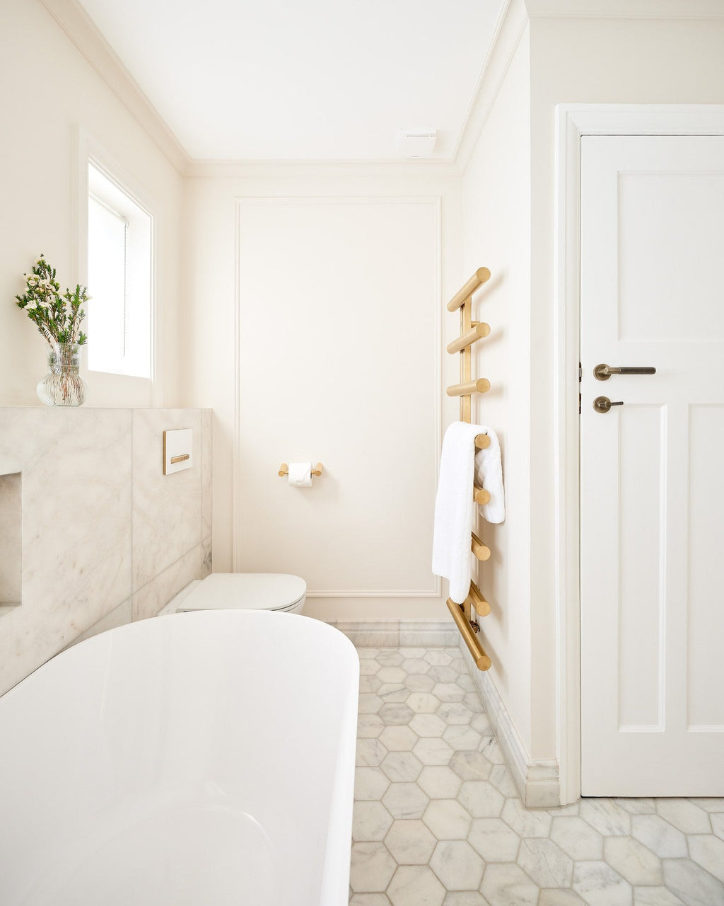 Ca’ Pietra Long Island Marble Honed Finish Skirting — official gallery image 5