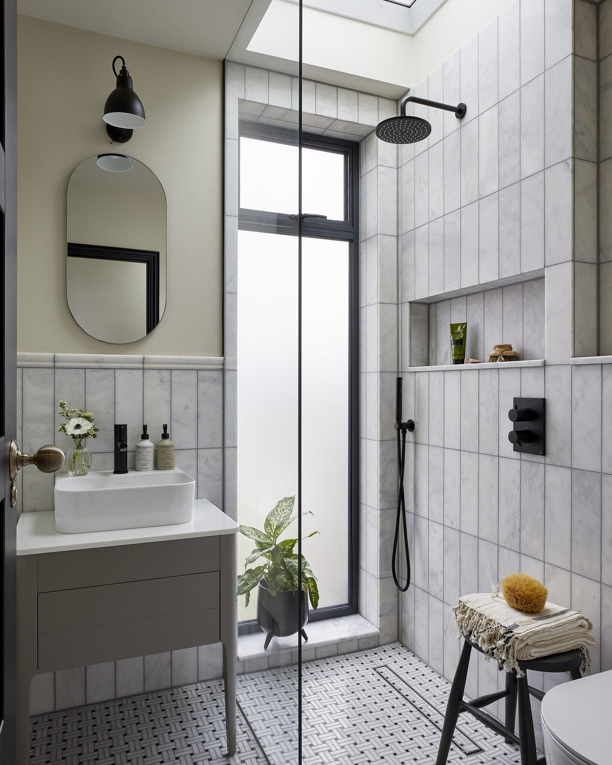 Ca’ Pietra Long Island Marble Honed Finish Wicker Mosaic — official gallery image 1