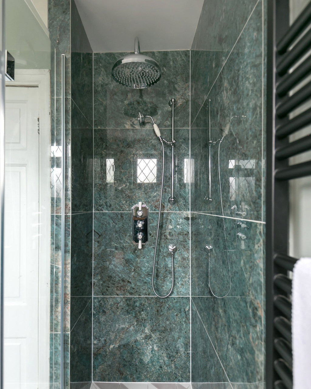 Ca’ Pietra Marble Luxe Porcelain Smeraldo — official gallery image 3