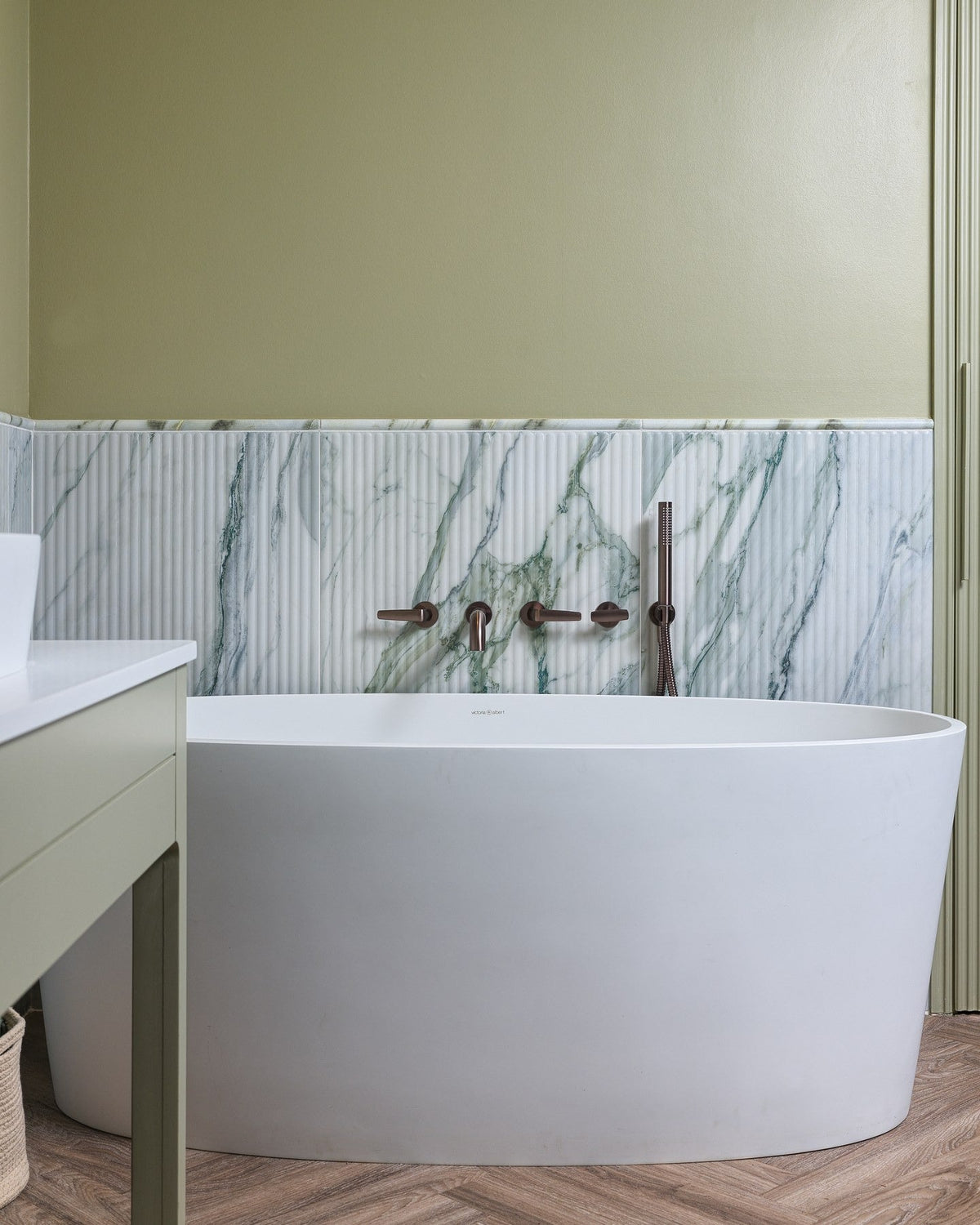 Ca’ Pietra Ashurst Minérale Herringbone Click Tile — official gallery image 4