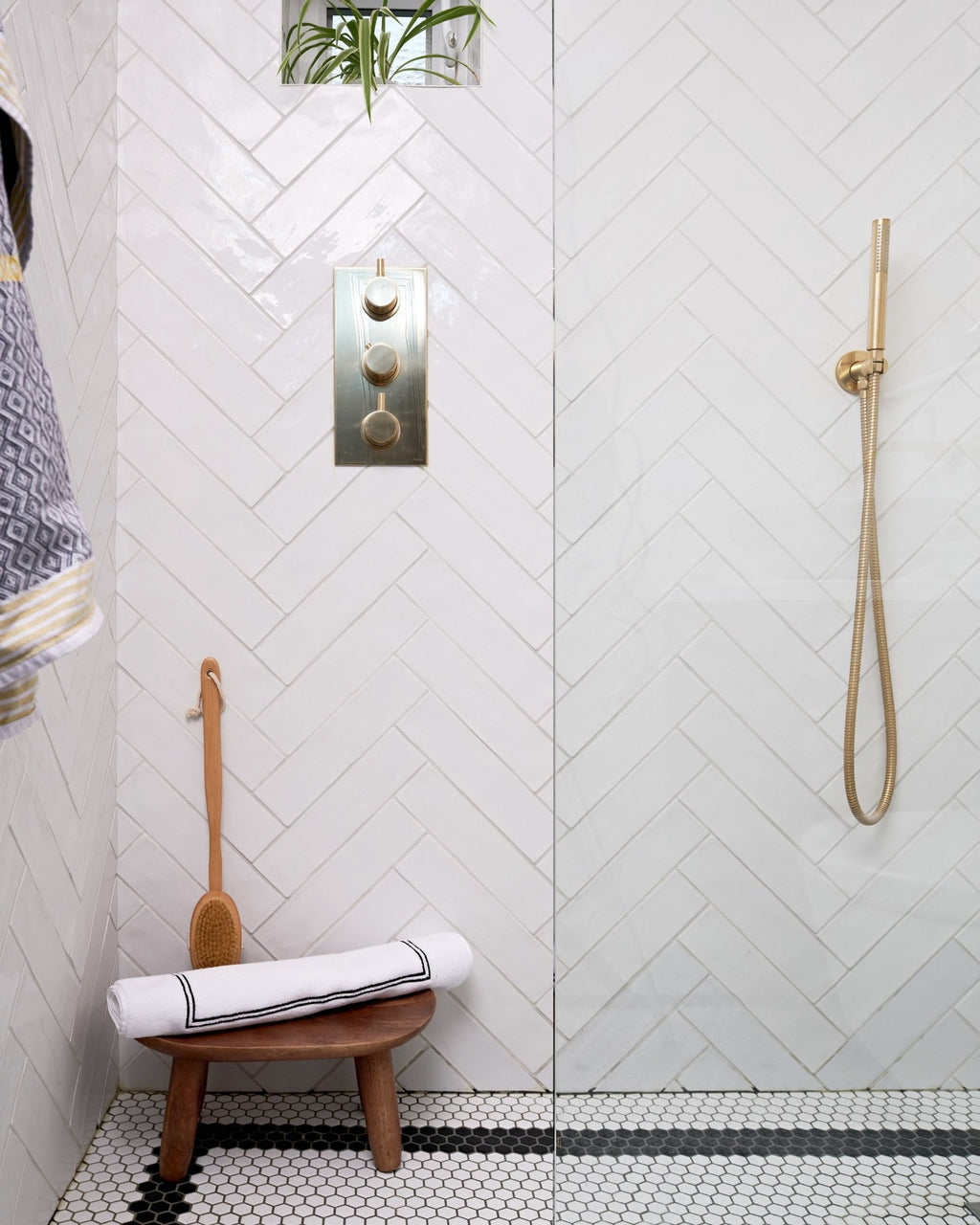Ca’ Pietra Mono Hex Porcelain Mosaic Blanc — official gallery image 3